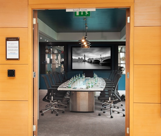Crowne Plaza London Kensington - Executive Boardroom image 2