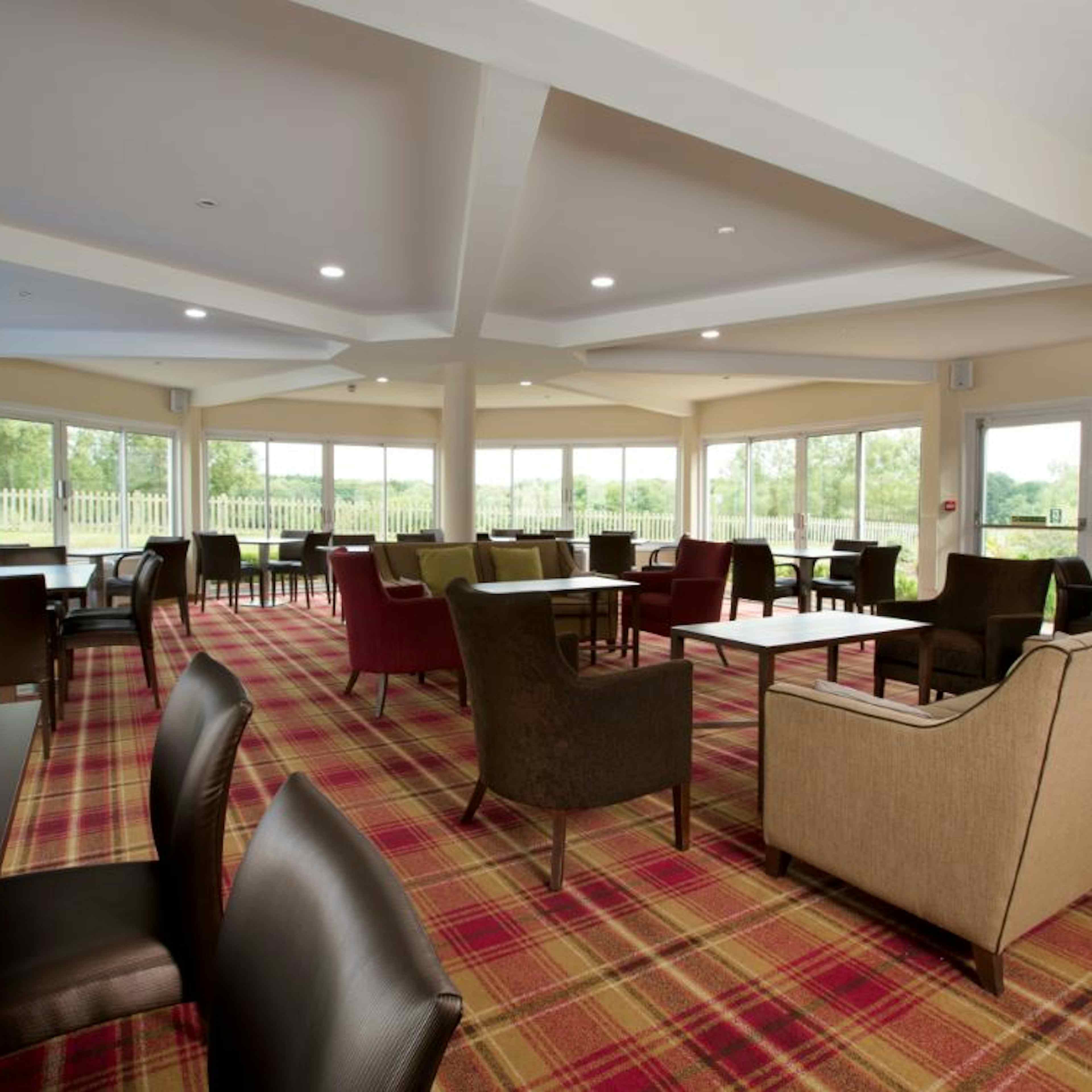 Sandford Springs Hotel & Golf Club - Sandford Lounge image 1