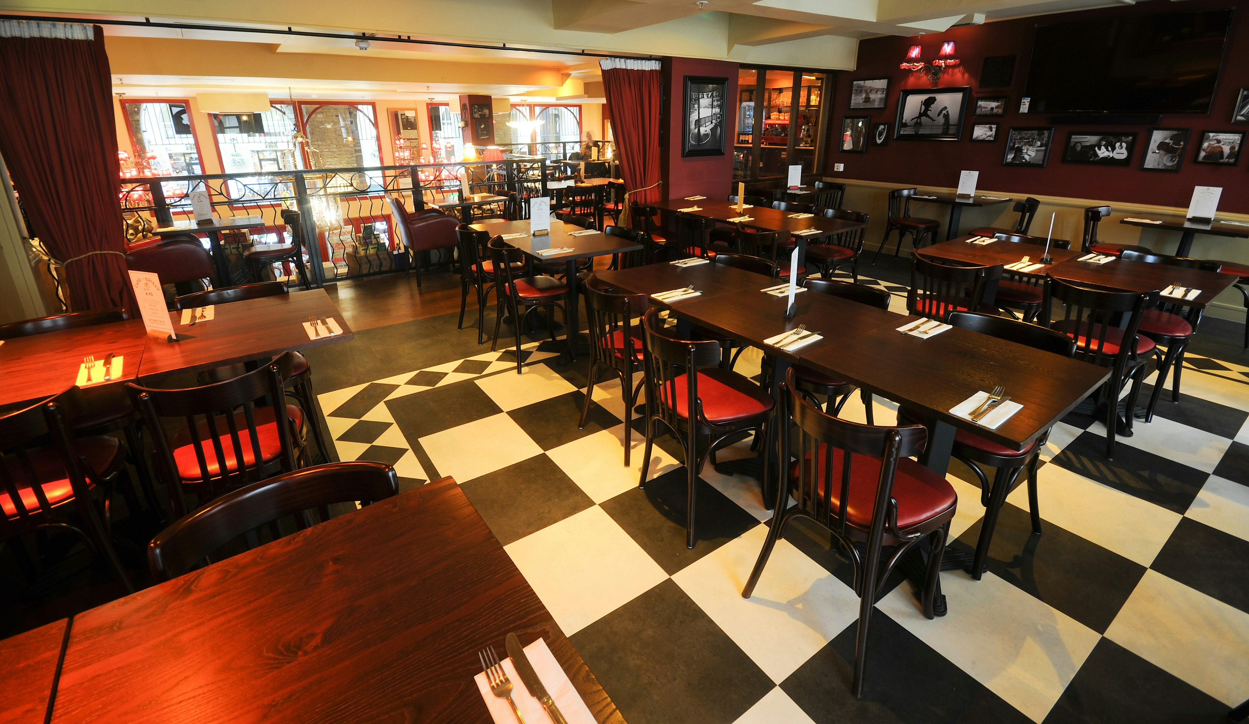 Café Rouge Hays Galleria - Full Venue image 8