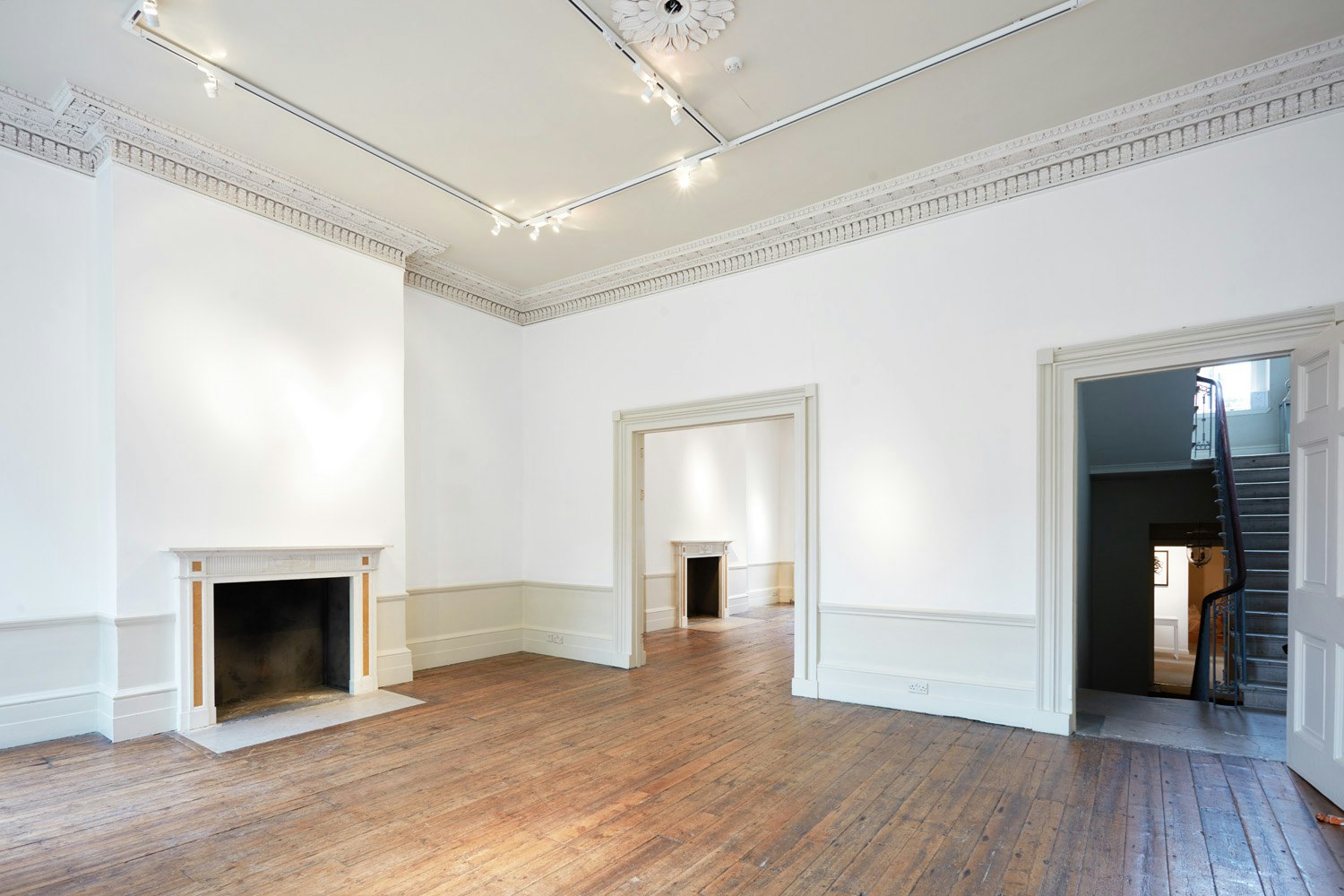 Fitzroy Square House - Whole venue image 5