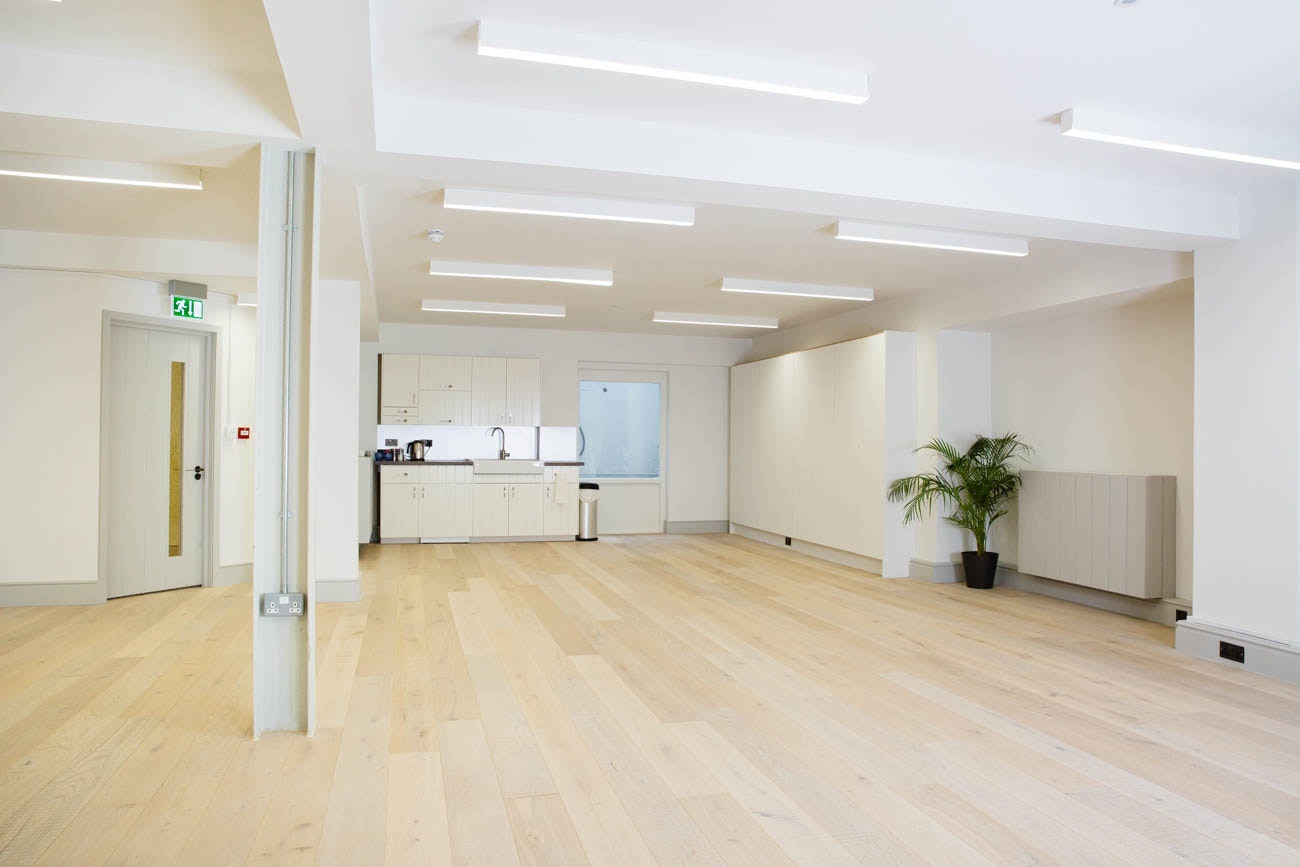 38 Rosebery Avenue - Studio image 6