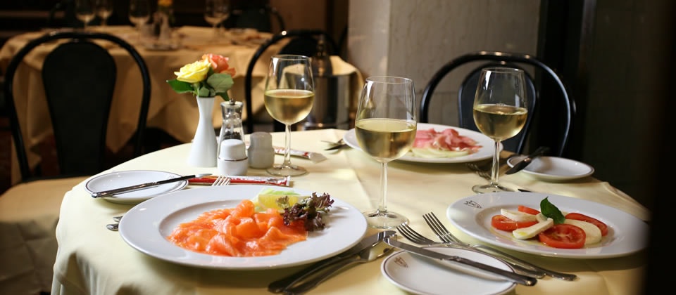 Bolton's - Main Restaurant image 3