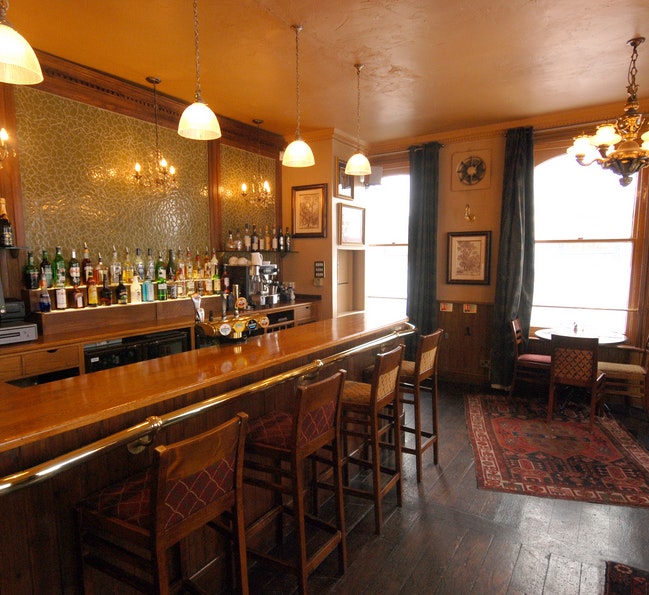 Pubs Venues in London - The Burlington Arms