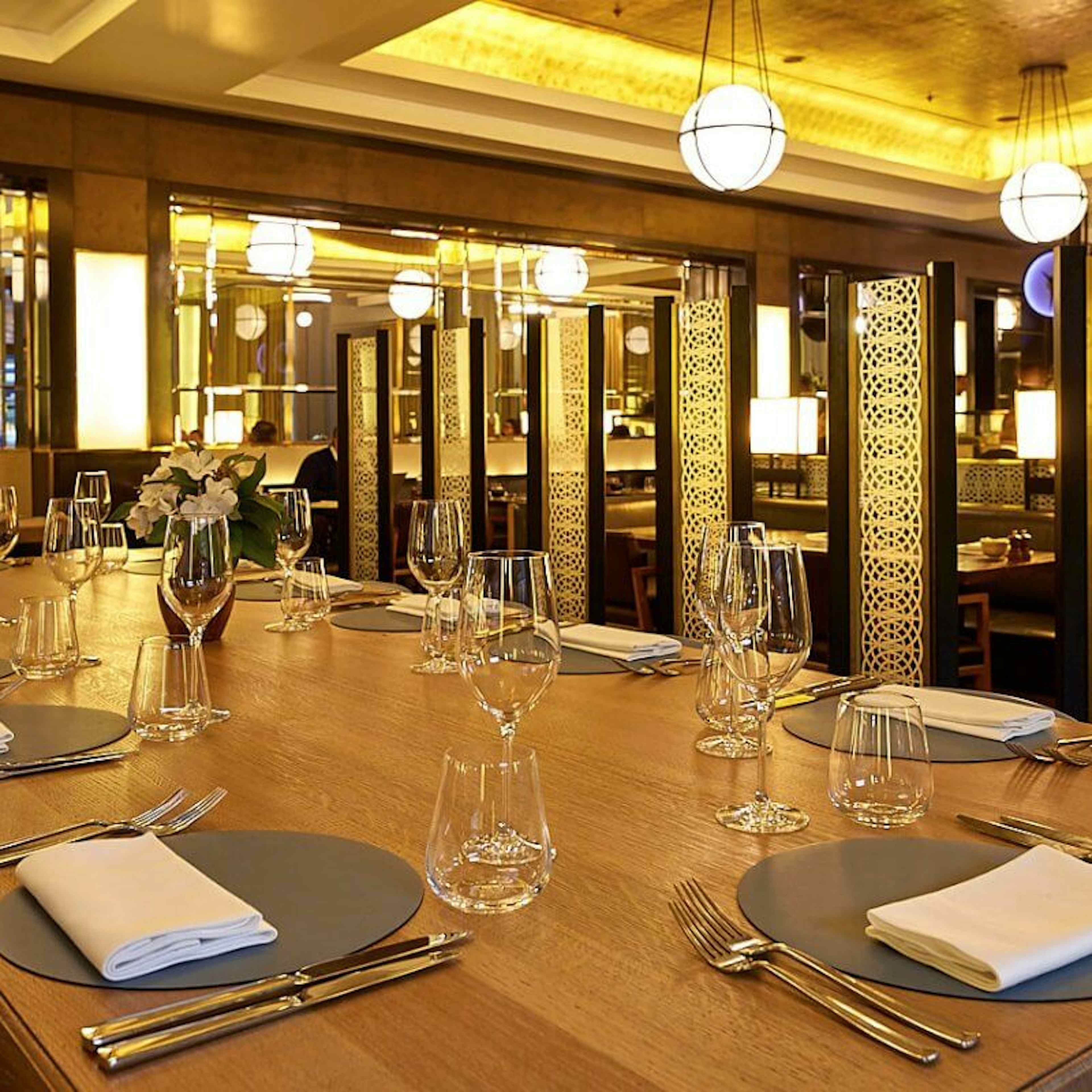St Pancras Brasserie and Champagne Bar by Searcys  - Kitchen Bar   image 3