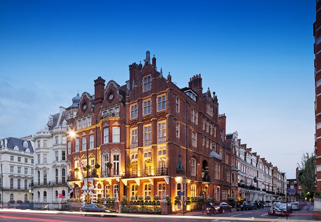 The Milestone Hotel - Windsor Suite image 3