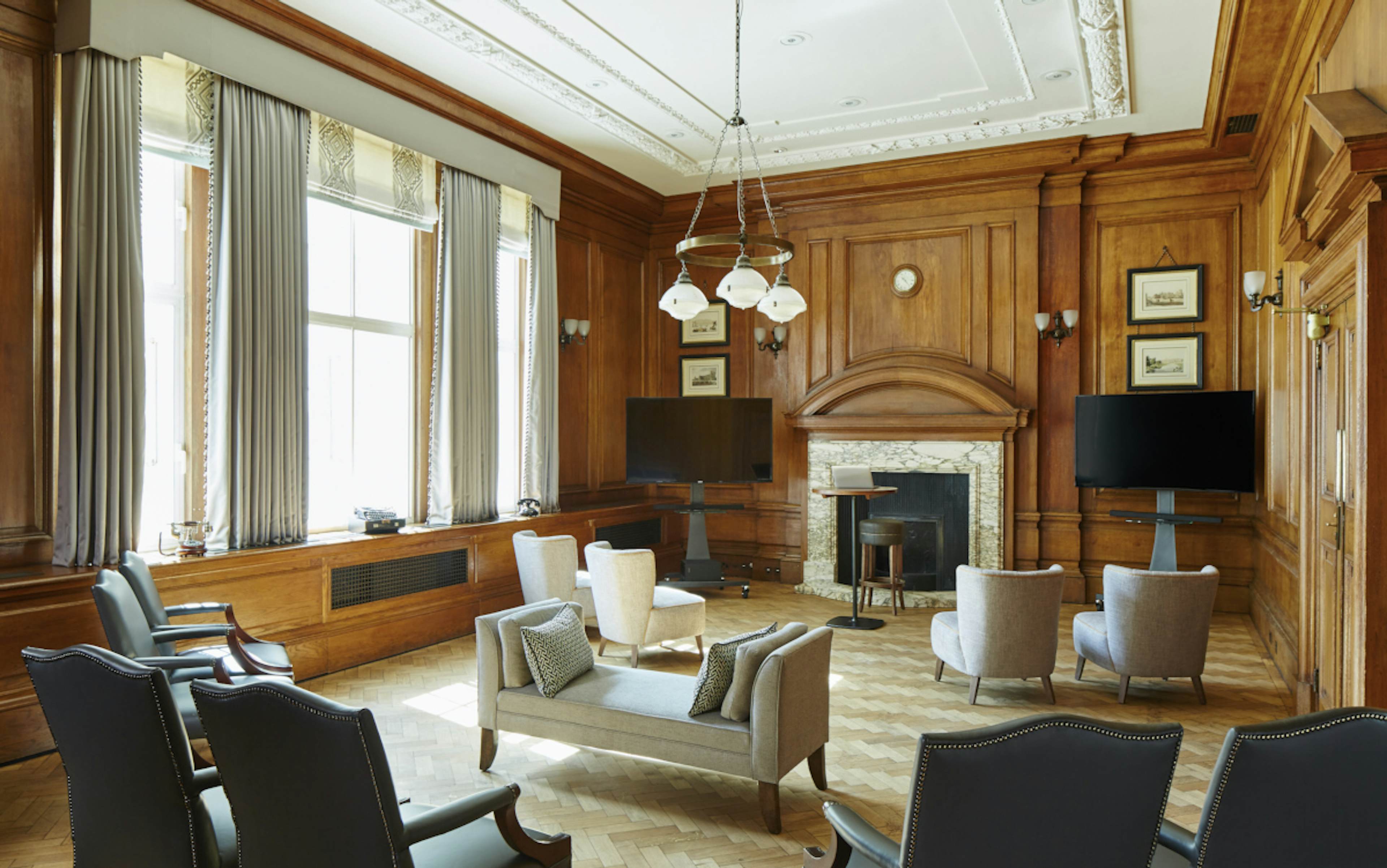 London Marriott Hotel County Hall - Herbert Morrison image 1
