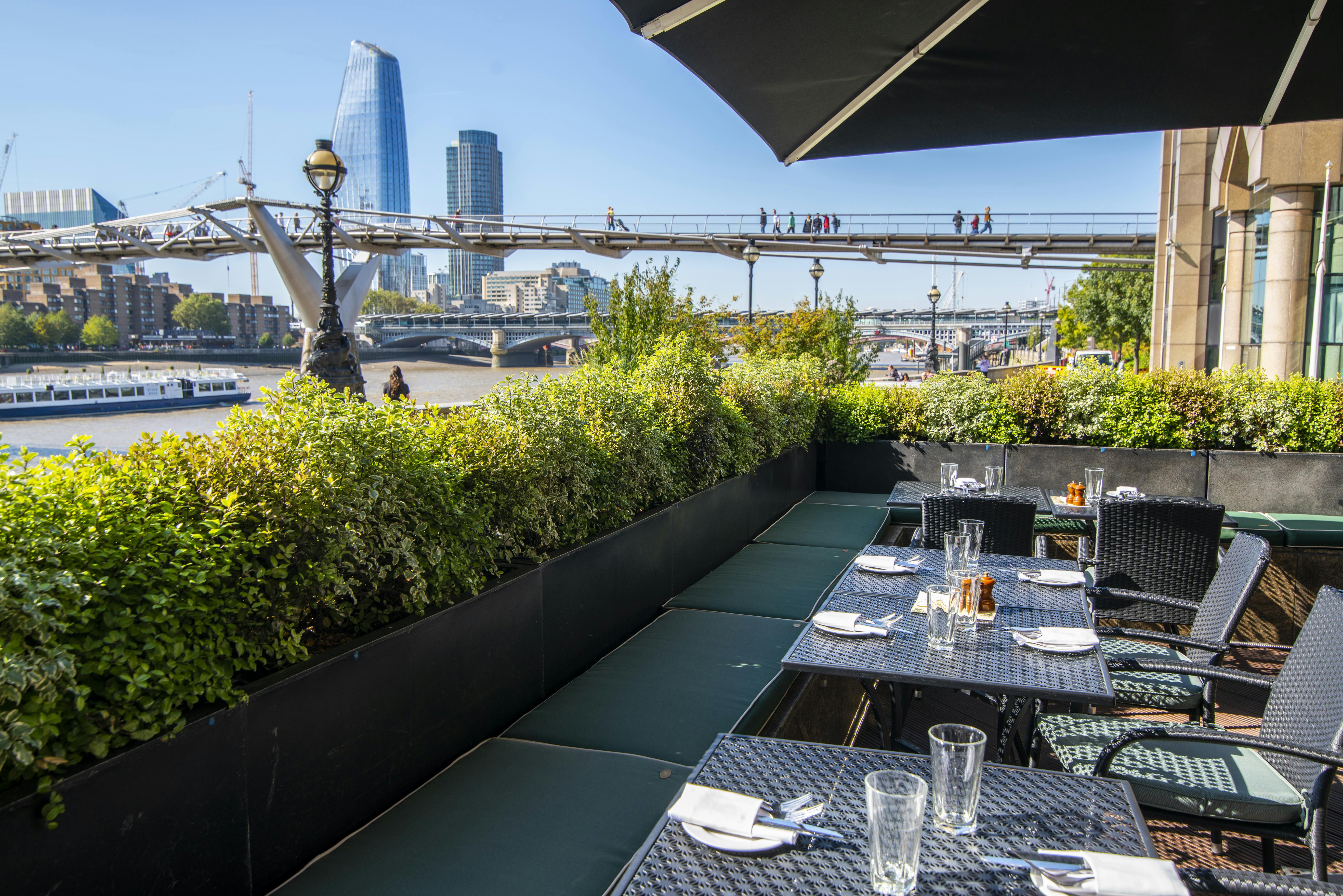 Northbank Restaurant - image 1