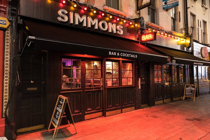 Simmons | Camden Town - Main Bar image 1
