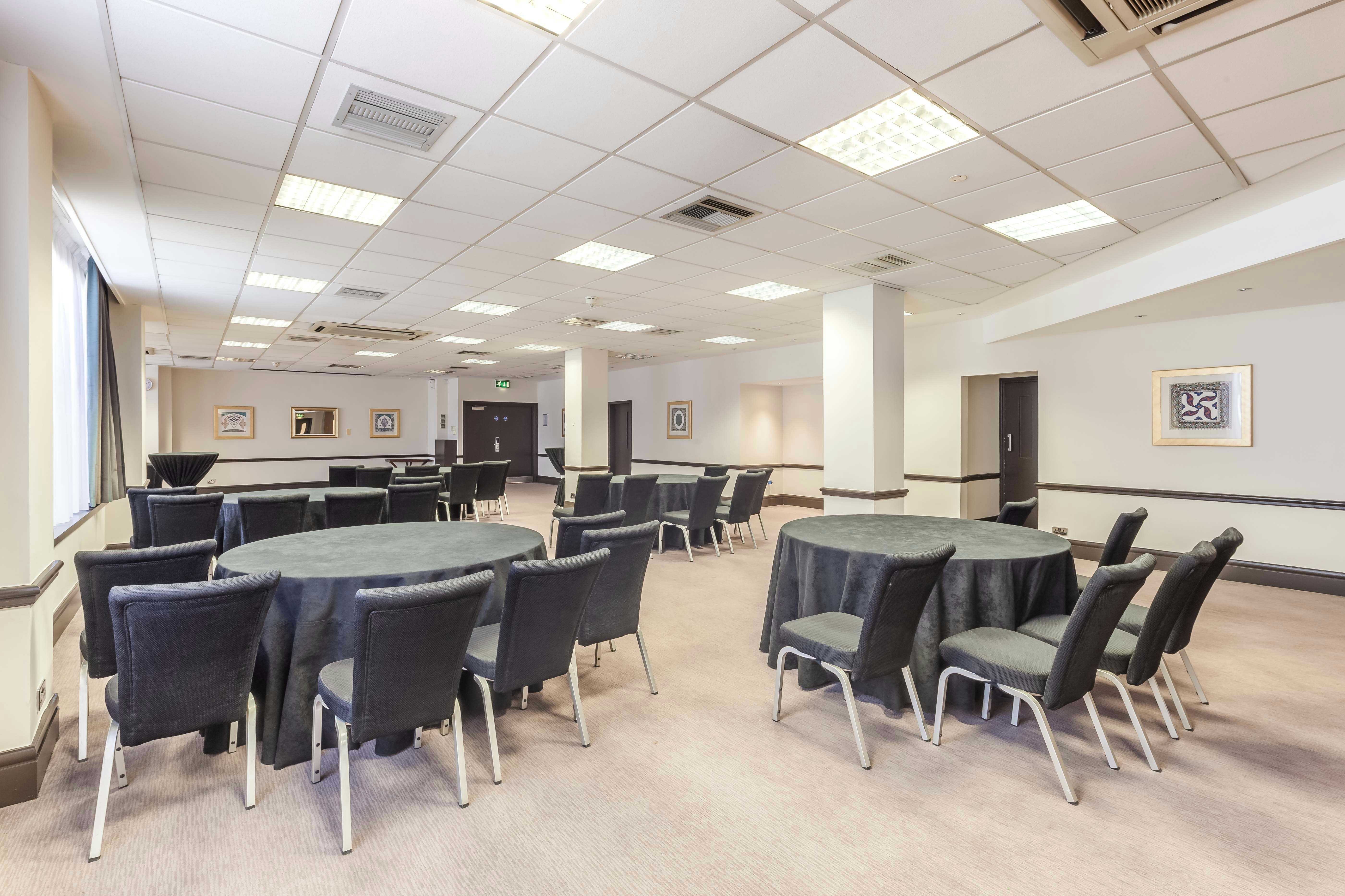 Conference Venues With Accommodation in London - Thistle City Barbican Hotel