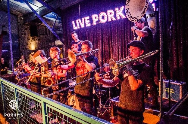 Summer Party Venues in Liverpool - Porky's Ski Hutte