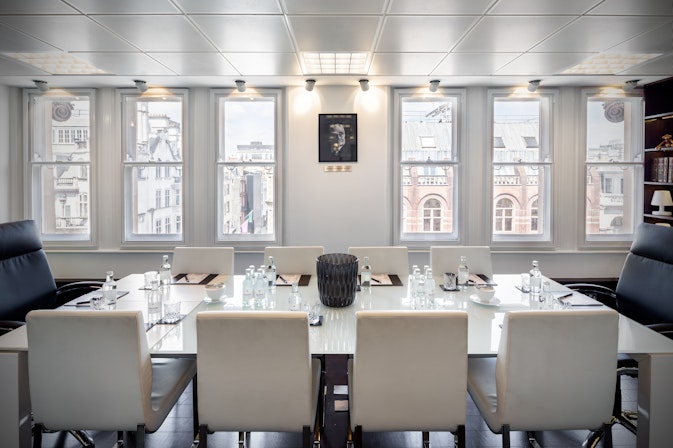 Piccadilly Chambers - Mayfair Boardroom image 2