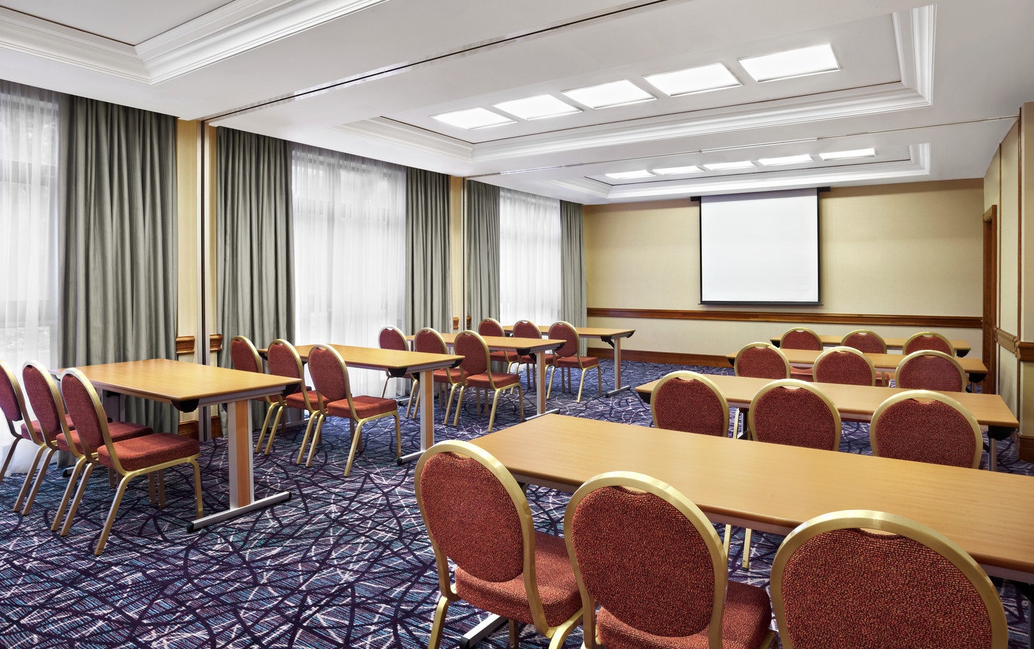 Sheraton Skyline Hotel London Heathrow - Pacific Suite image 1