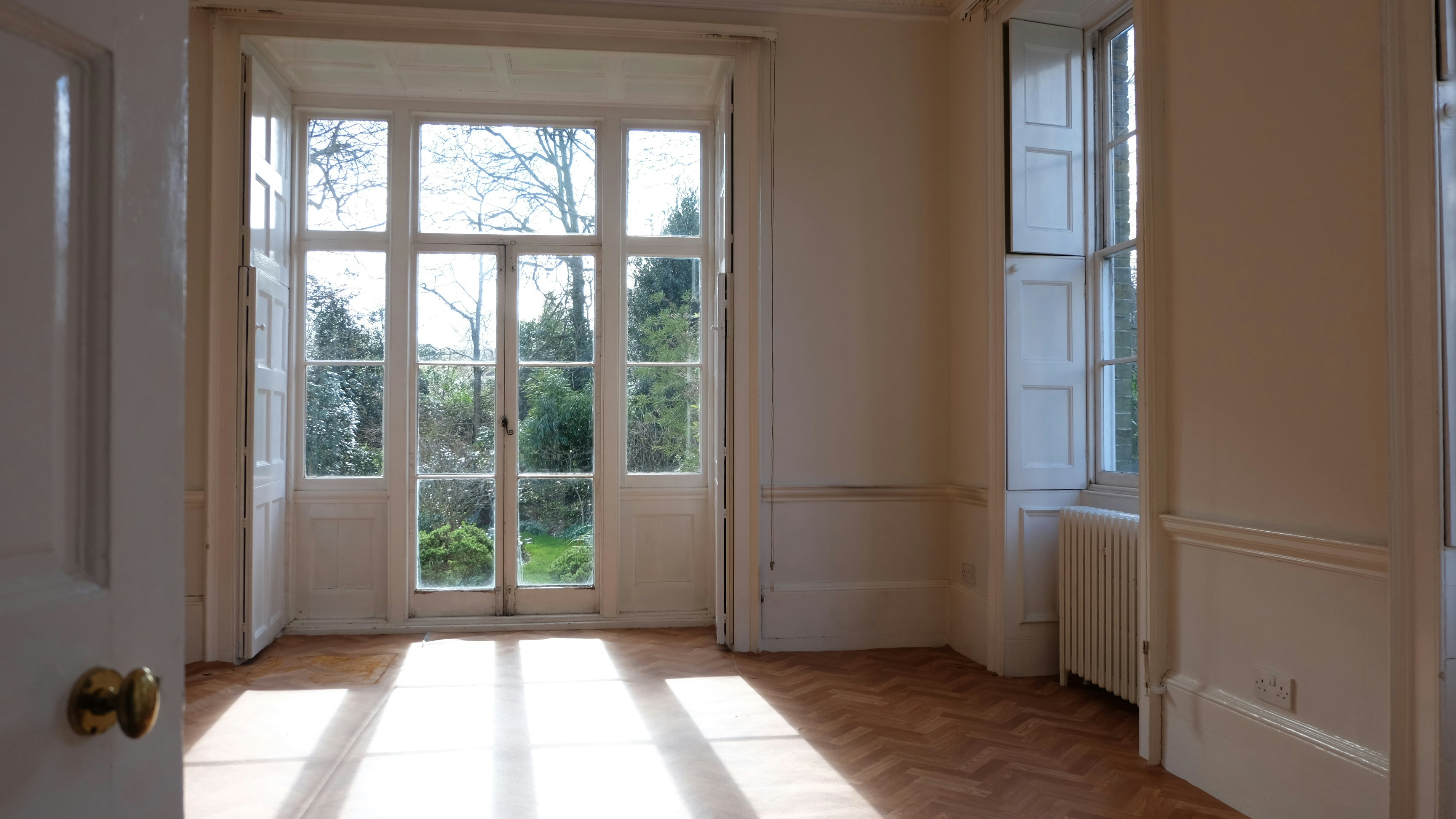 BELL HOUSE - Lutyens' room image 5