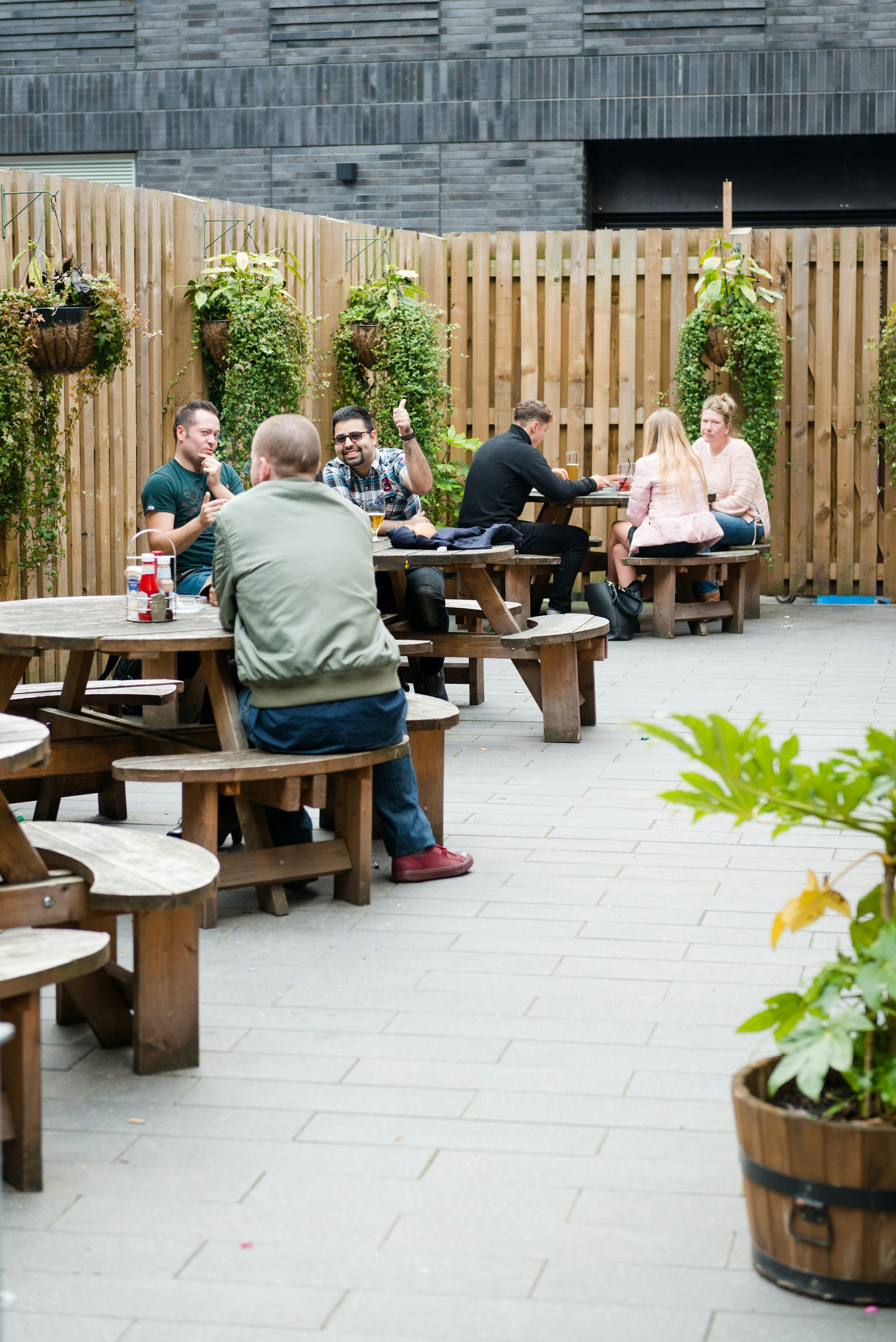 Beer Gardens Venues in London - The Salutation Pub