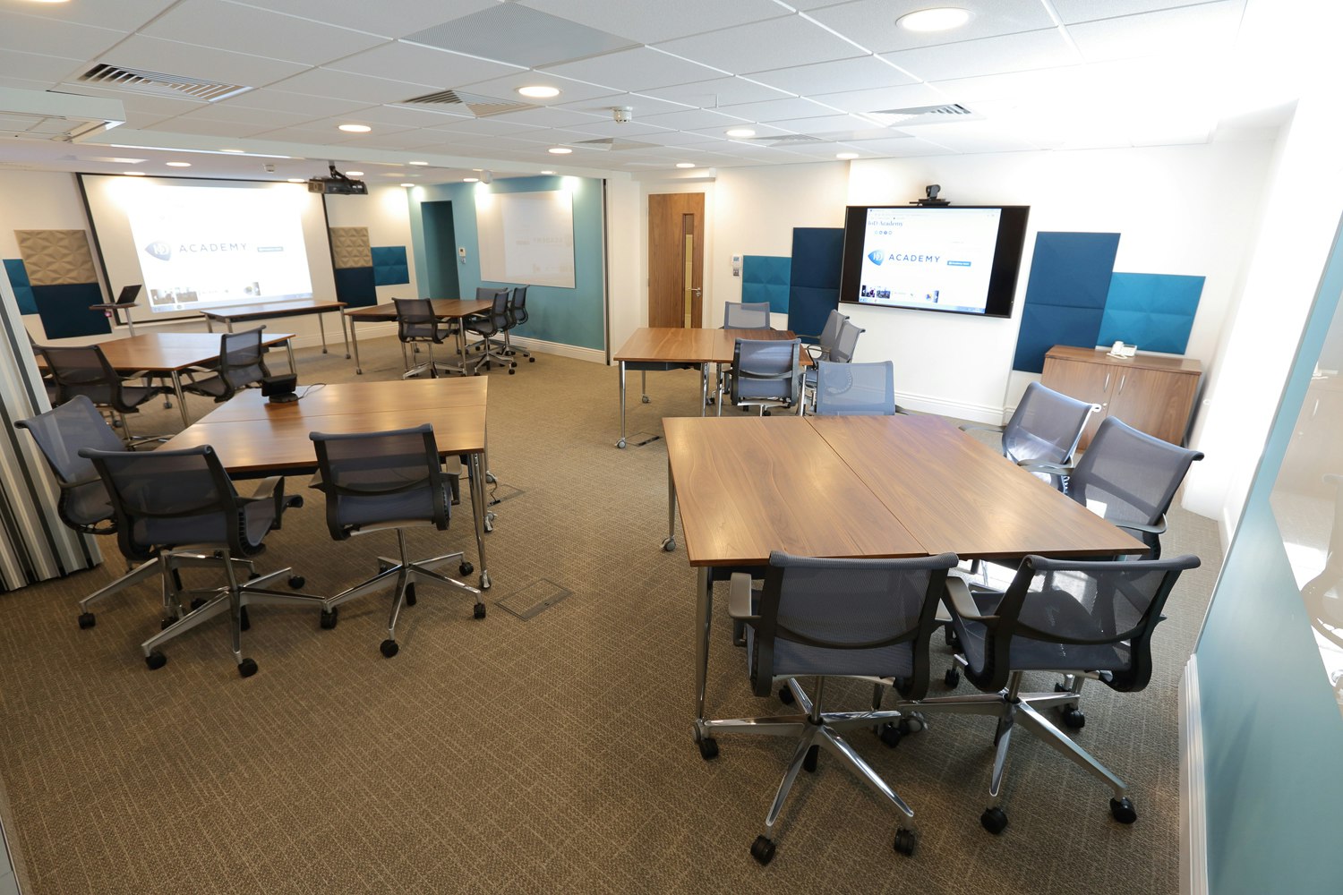 116 Pall Mall - Room 402 image 4