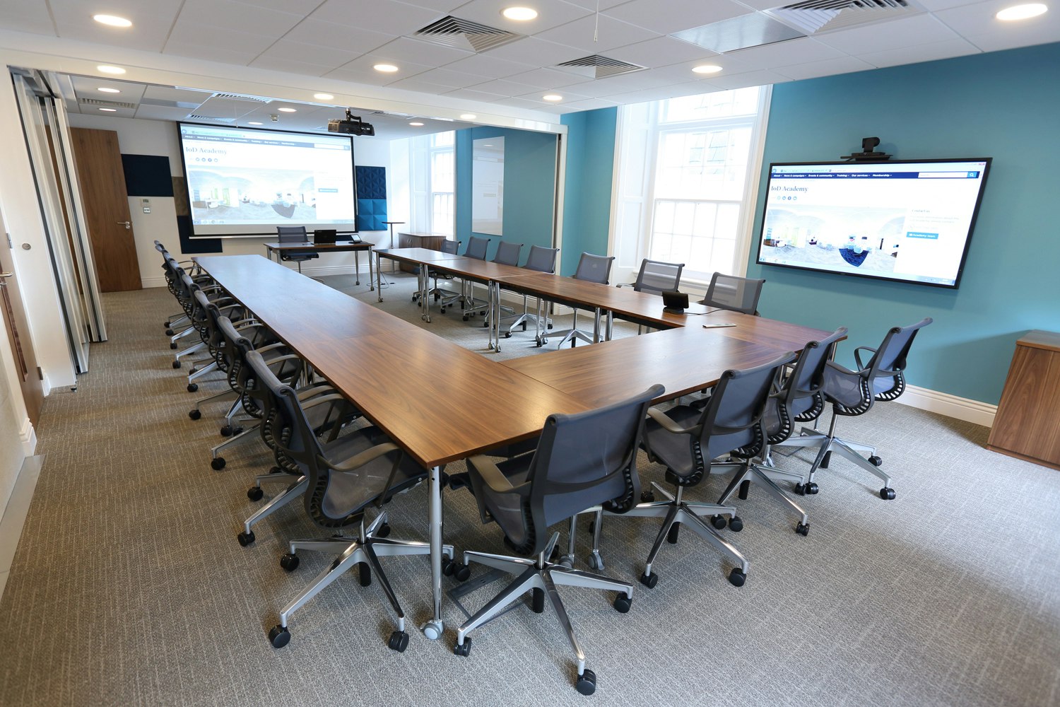 116 Pall Mall - Room 402 image 4