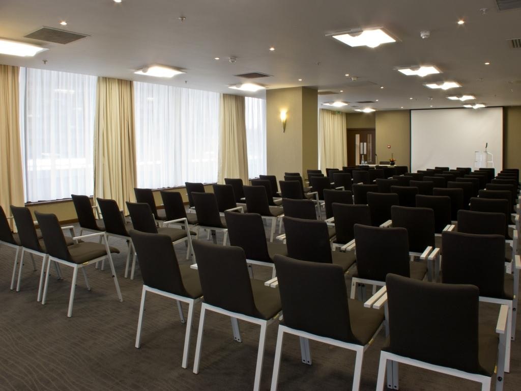 Novotel London West - Cognac Suite image 1