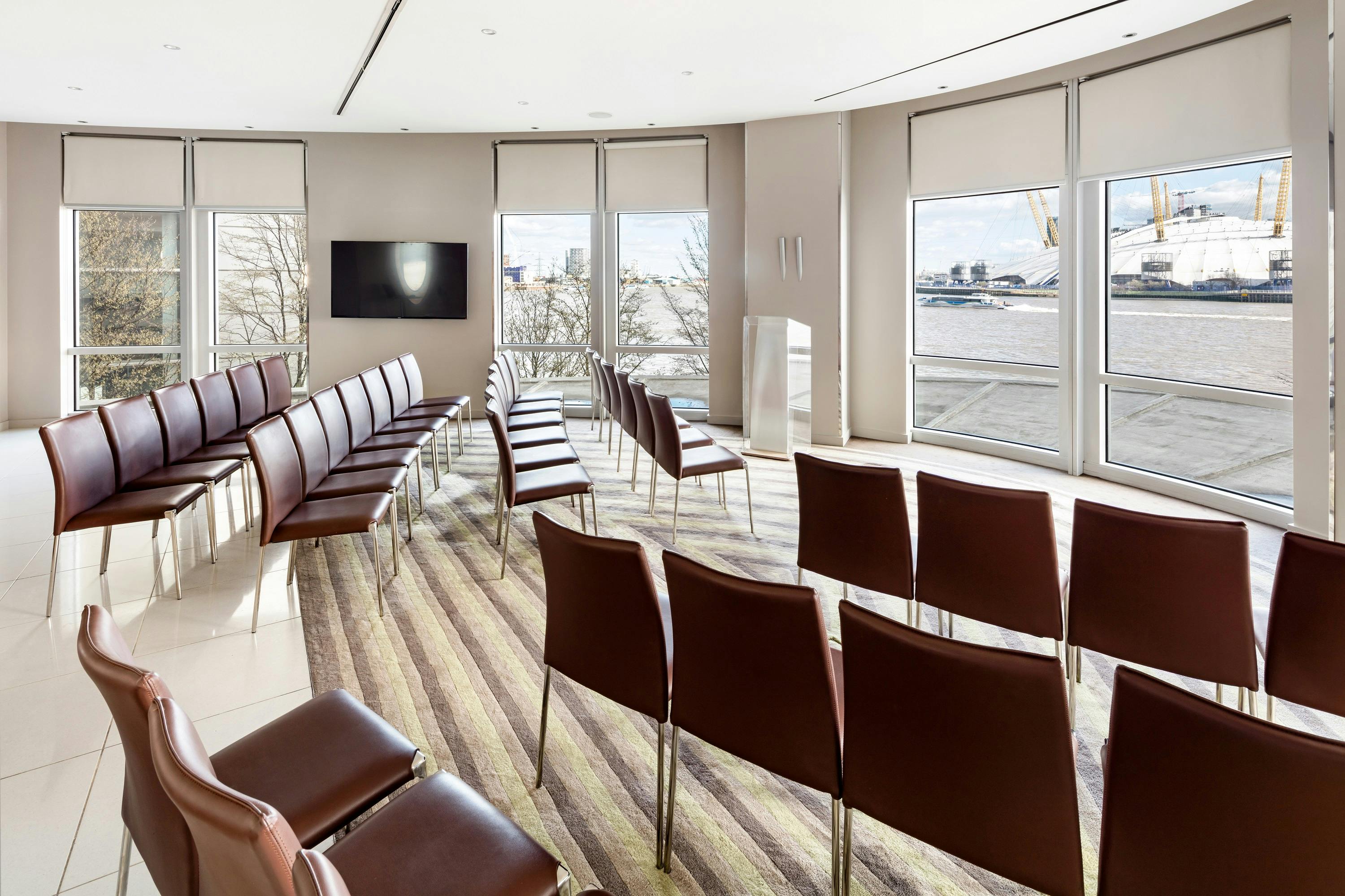 Radisson Blu Edwardian, New Providence Wharf - image 3
