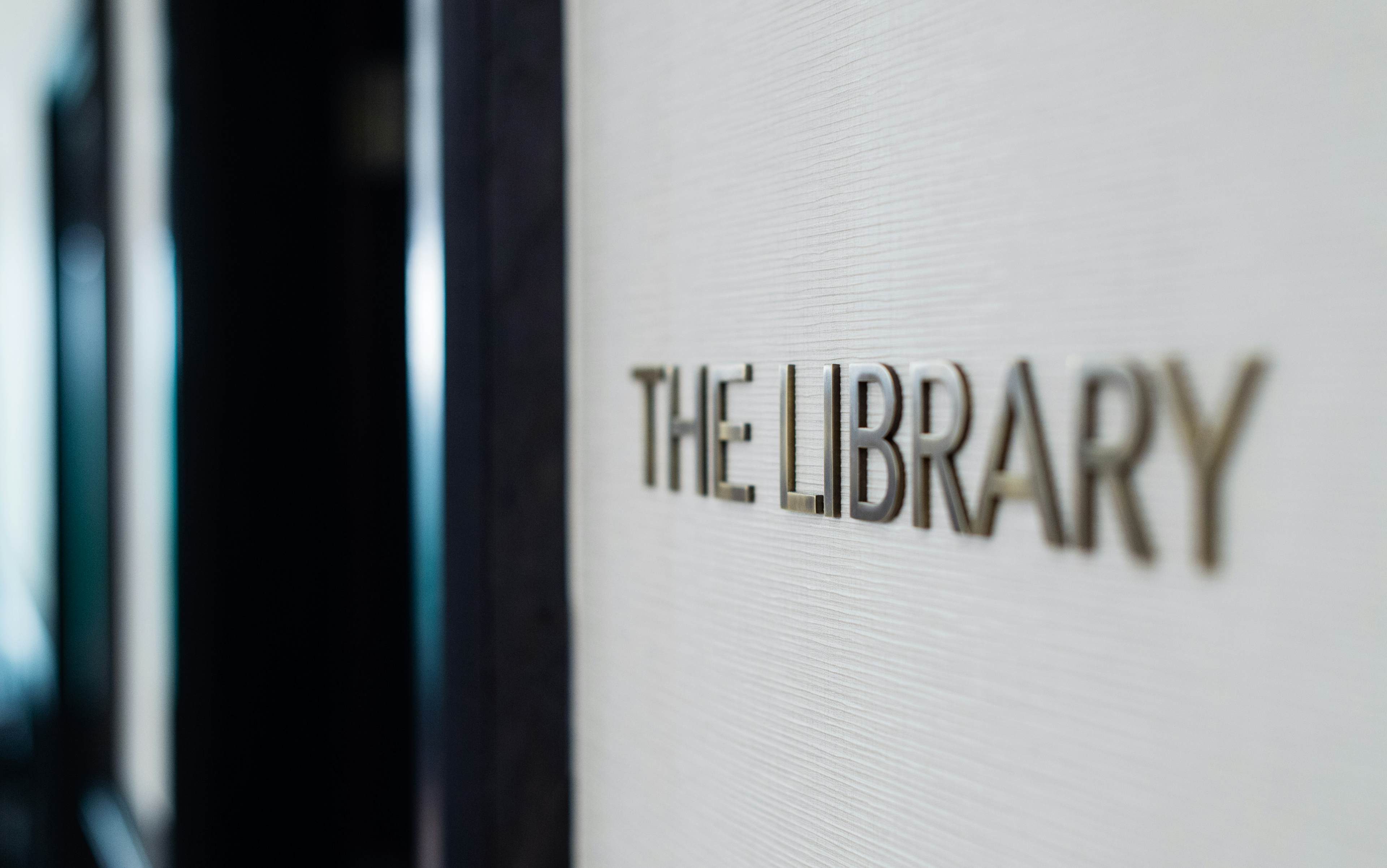 Vintry and Mercer Hotel  - The Library  image 1