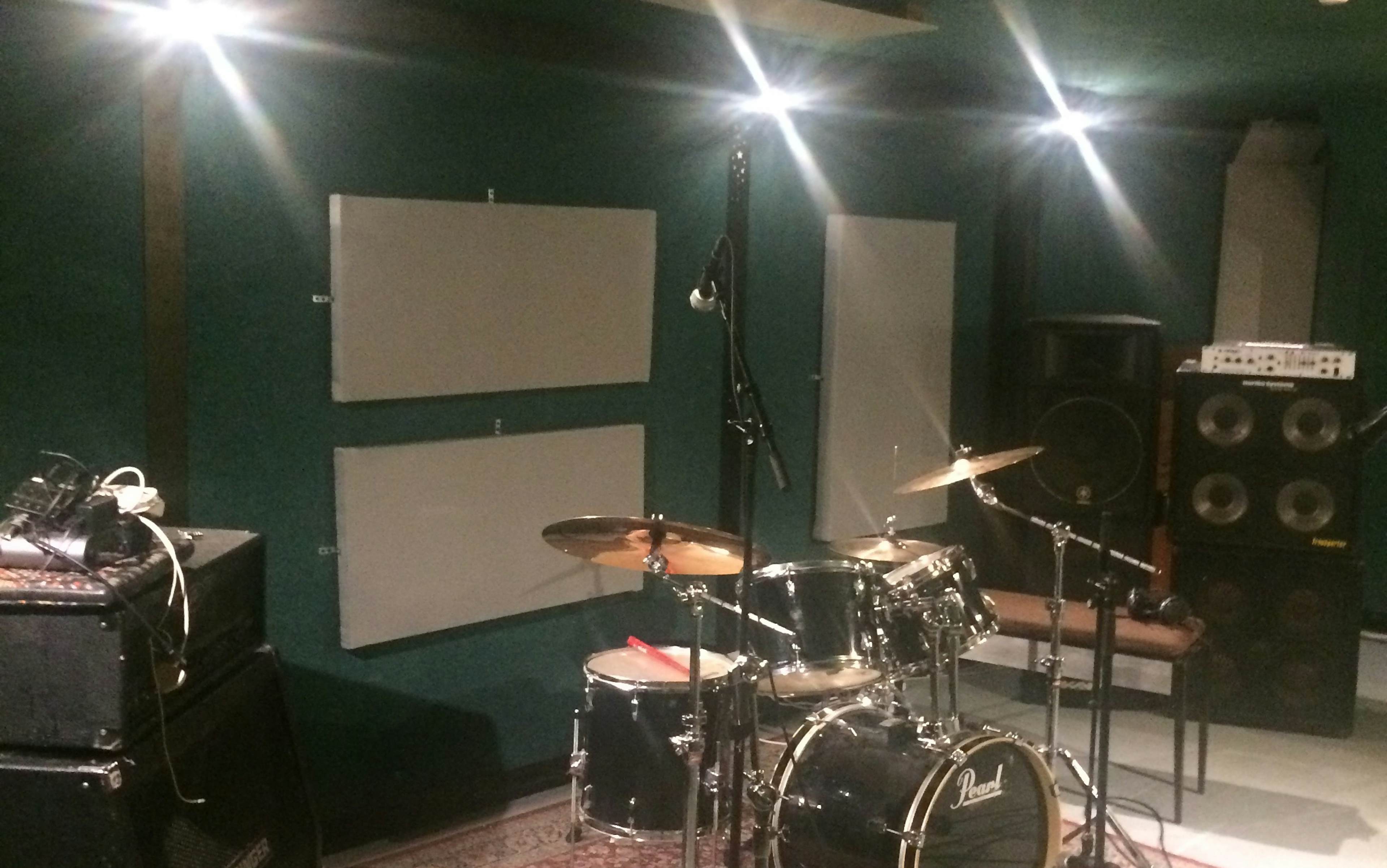 Pulse Rehearsal Studios - Green Room image 1