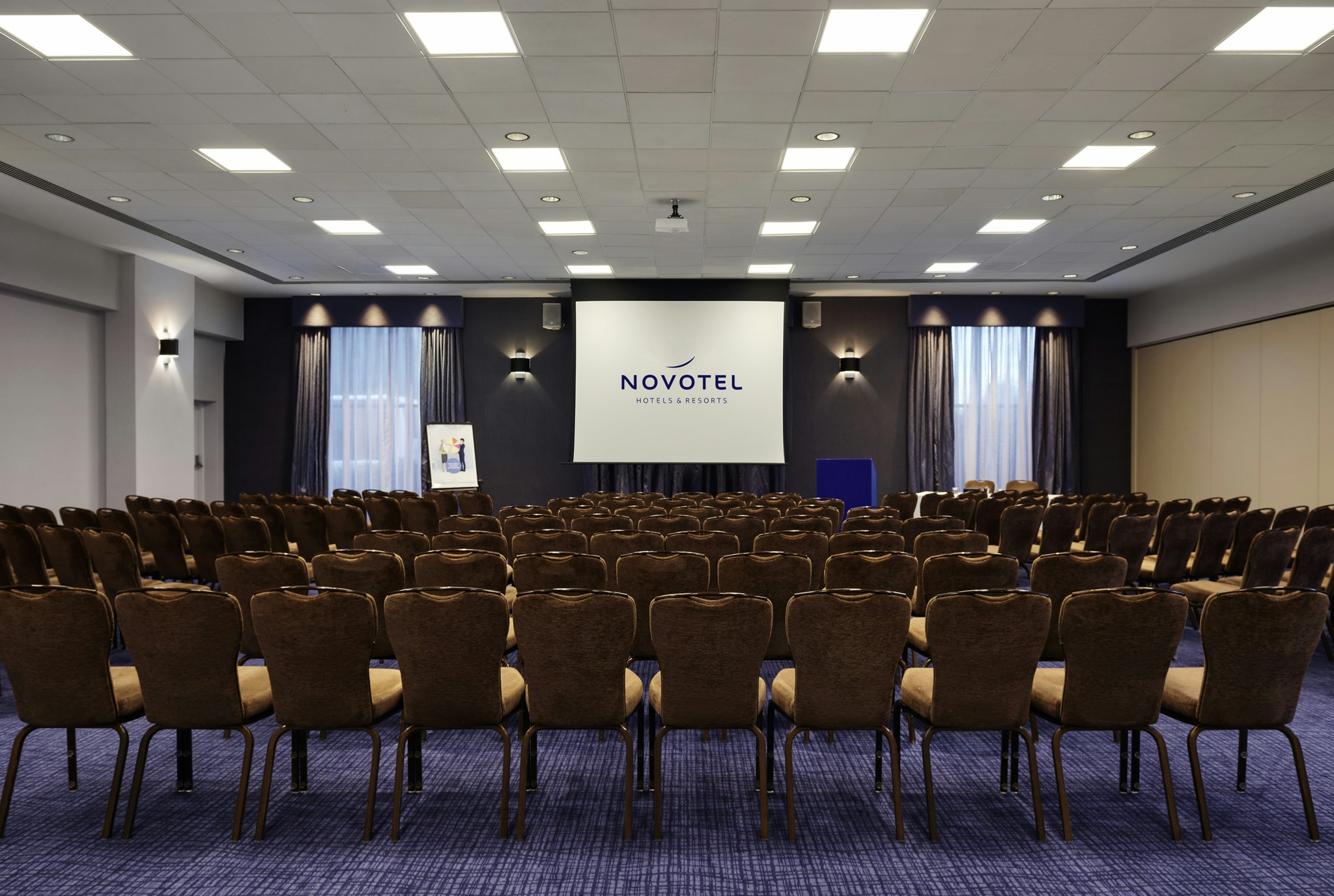 Novotel London Stansted Airport - Albury Suite image 2