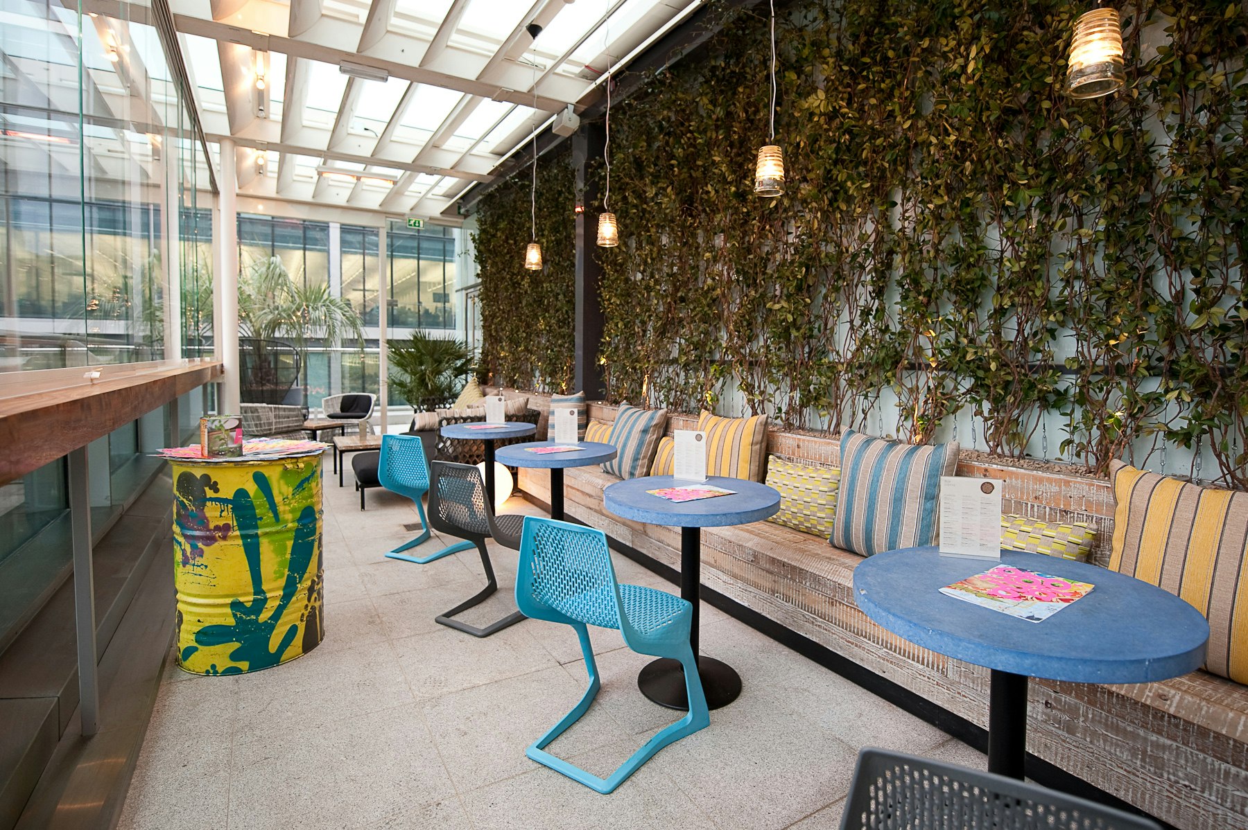 The Terrace Bar - Bar area booking image 1