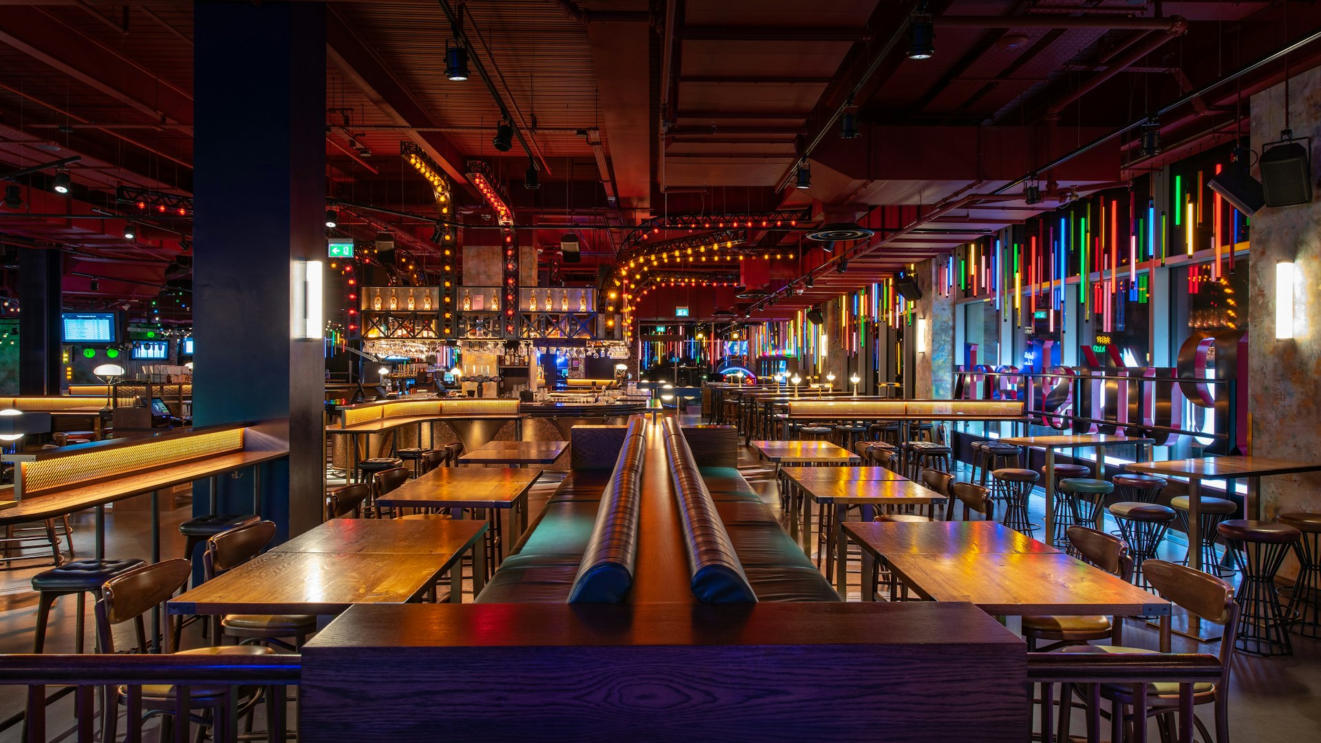Puttshack White City