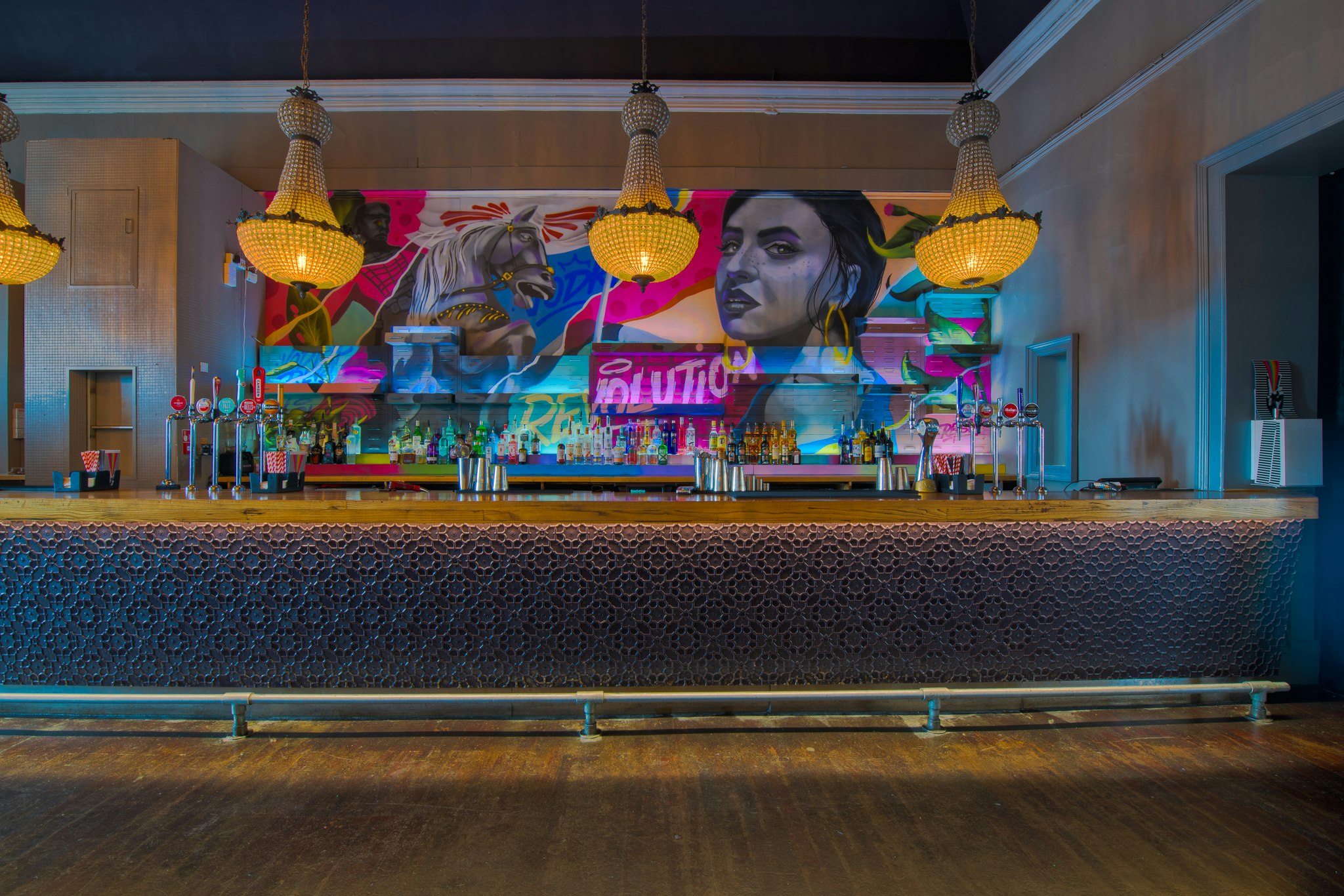 Revolution Bath - Lounge image 3