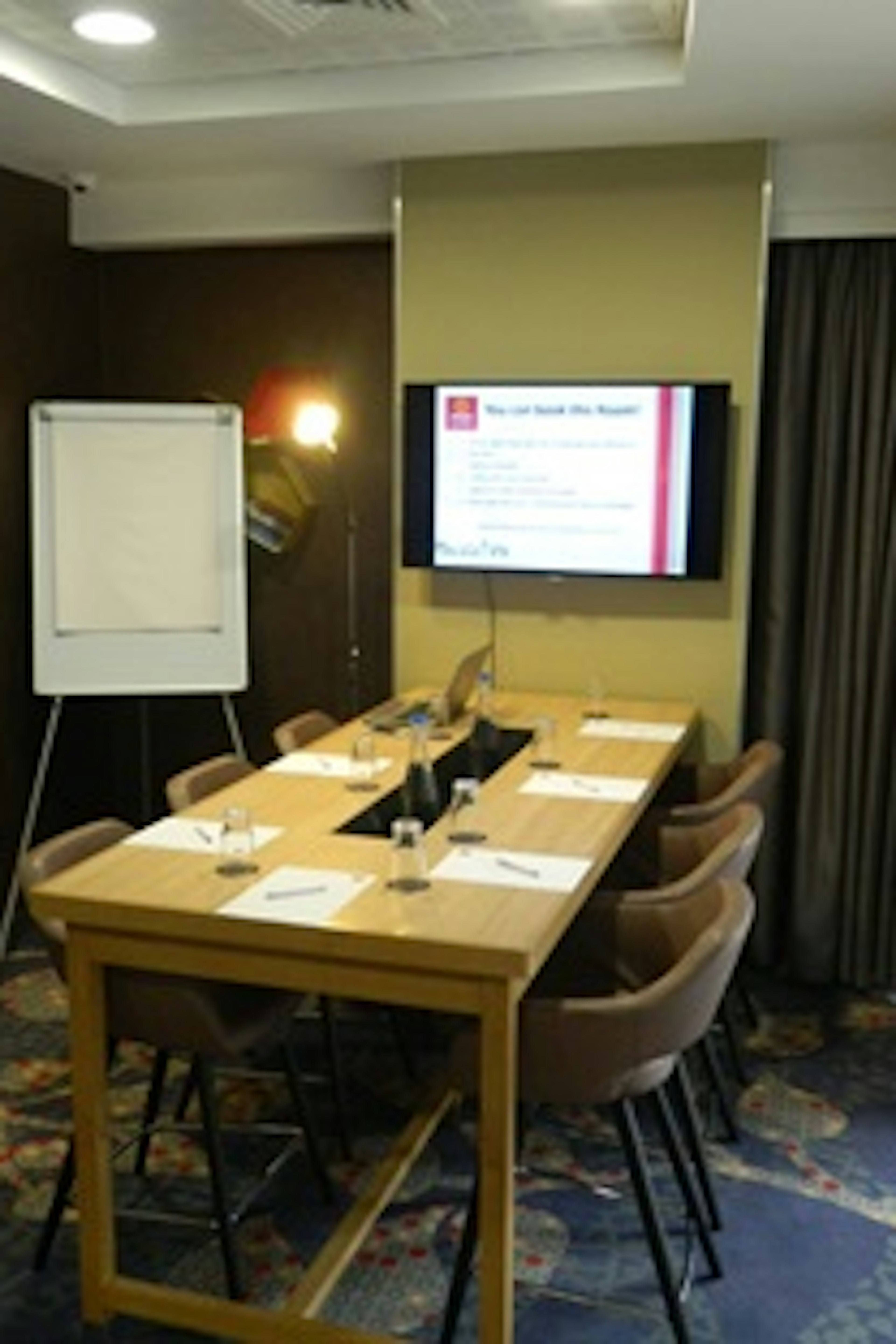 Business | Hersum Meeting Room 