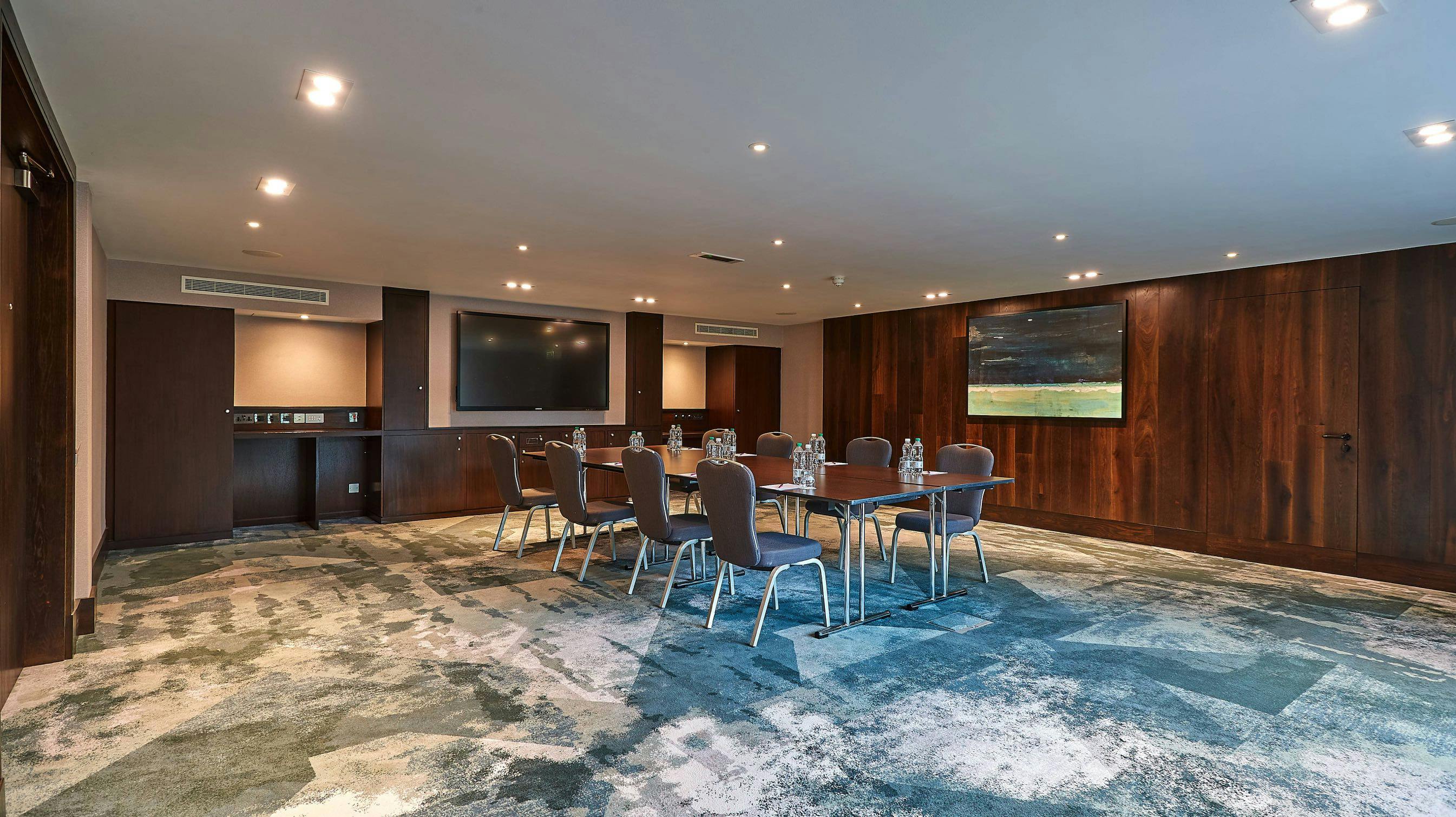 Crowne Plaza Marlow - image 1