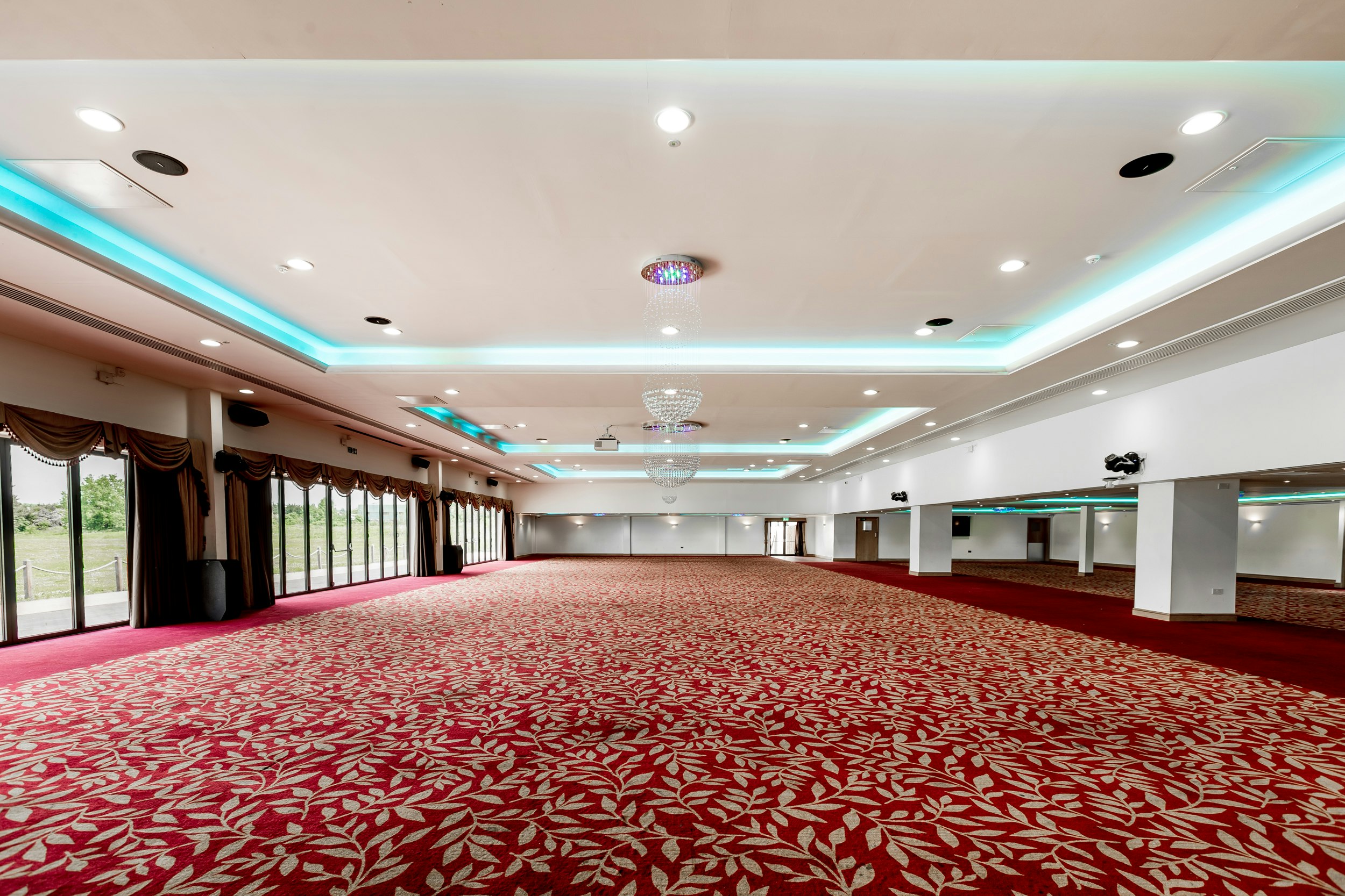 The Willow's - The Ballroom image 7