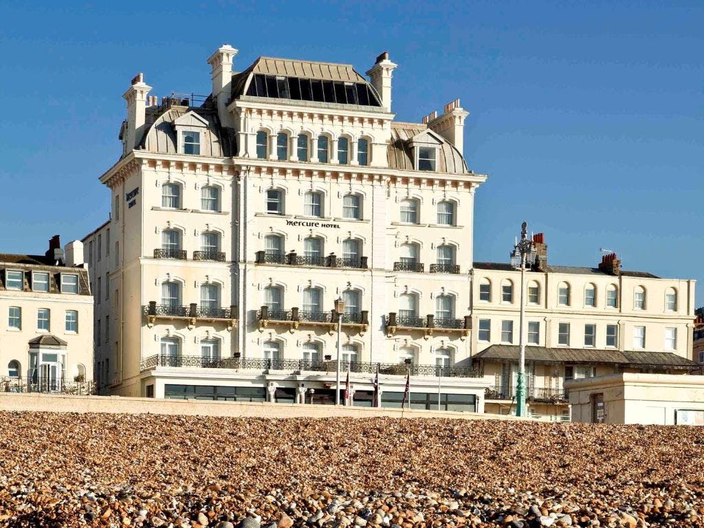 Mercure Brighton Seafront Hotel - image 1