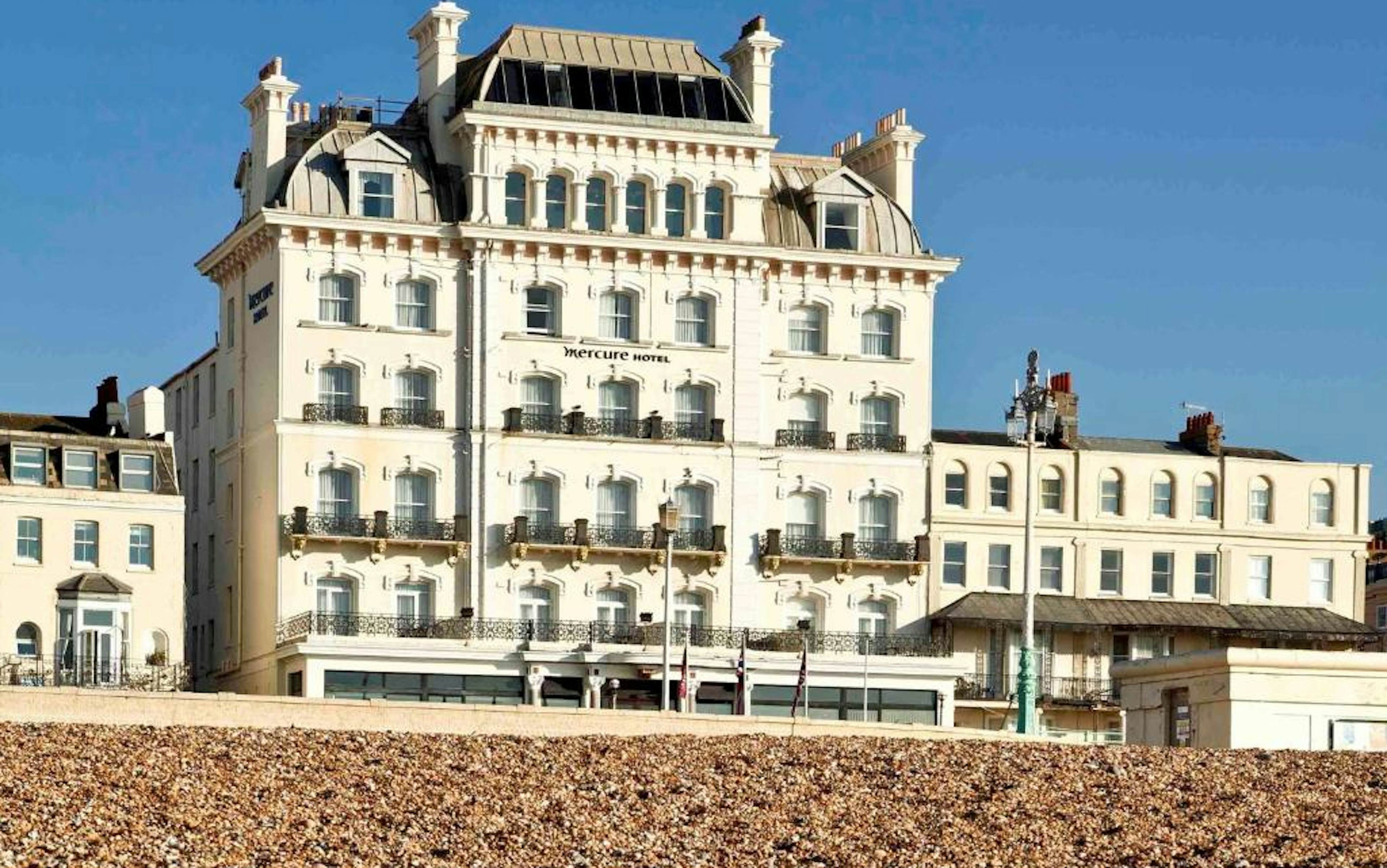 Mercure Brighton Seafront Hotel - image 1