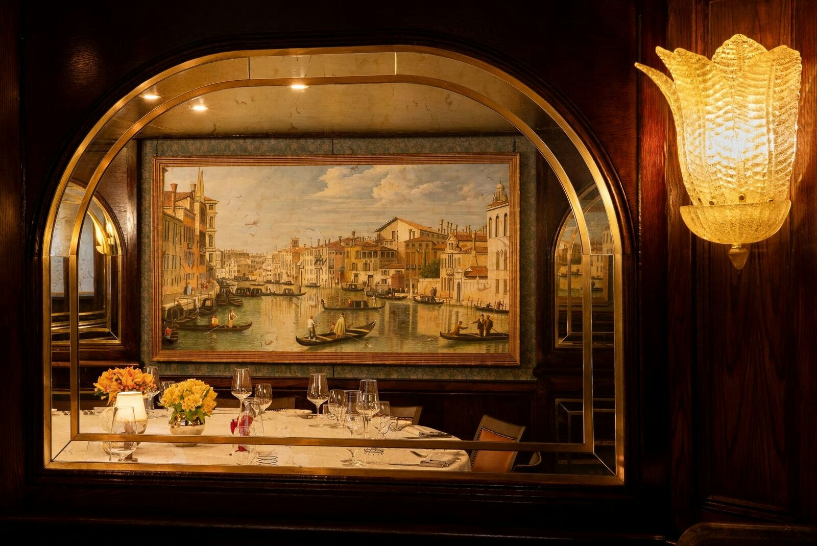 Harry's Dolce Vita - The Canaletto Room image 4
