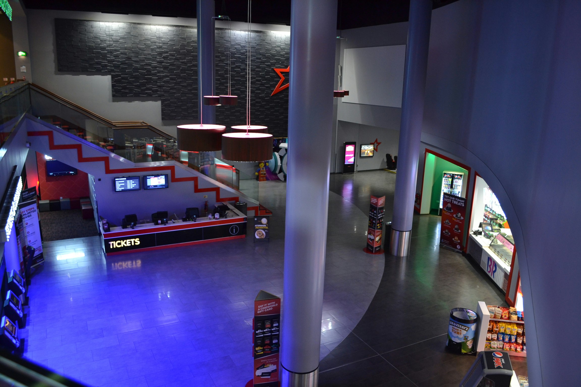 Cineworld Wembley - Reception Spaces image 8