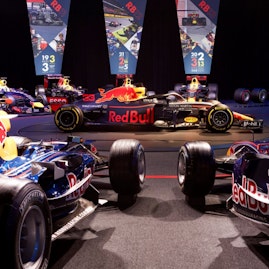 Red Bull Racing Formula One Team - MK-7 image 3