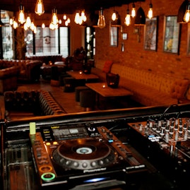 Maddox Club Mayfair - Wilfred's Lounge, Bar & Terrace image 2