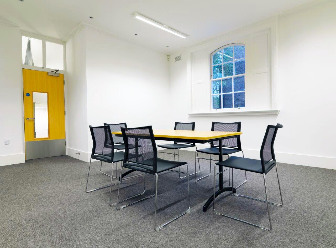 Cambridge House - Small meeting room M2 image 1