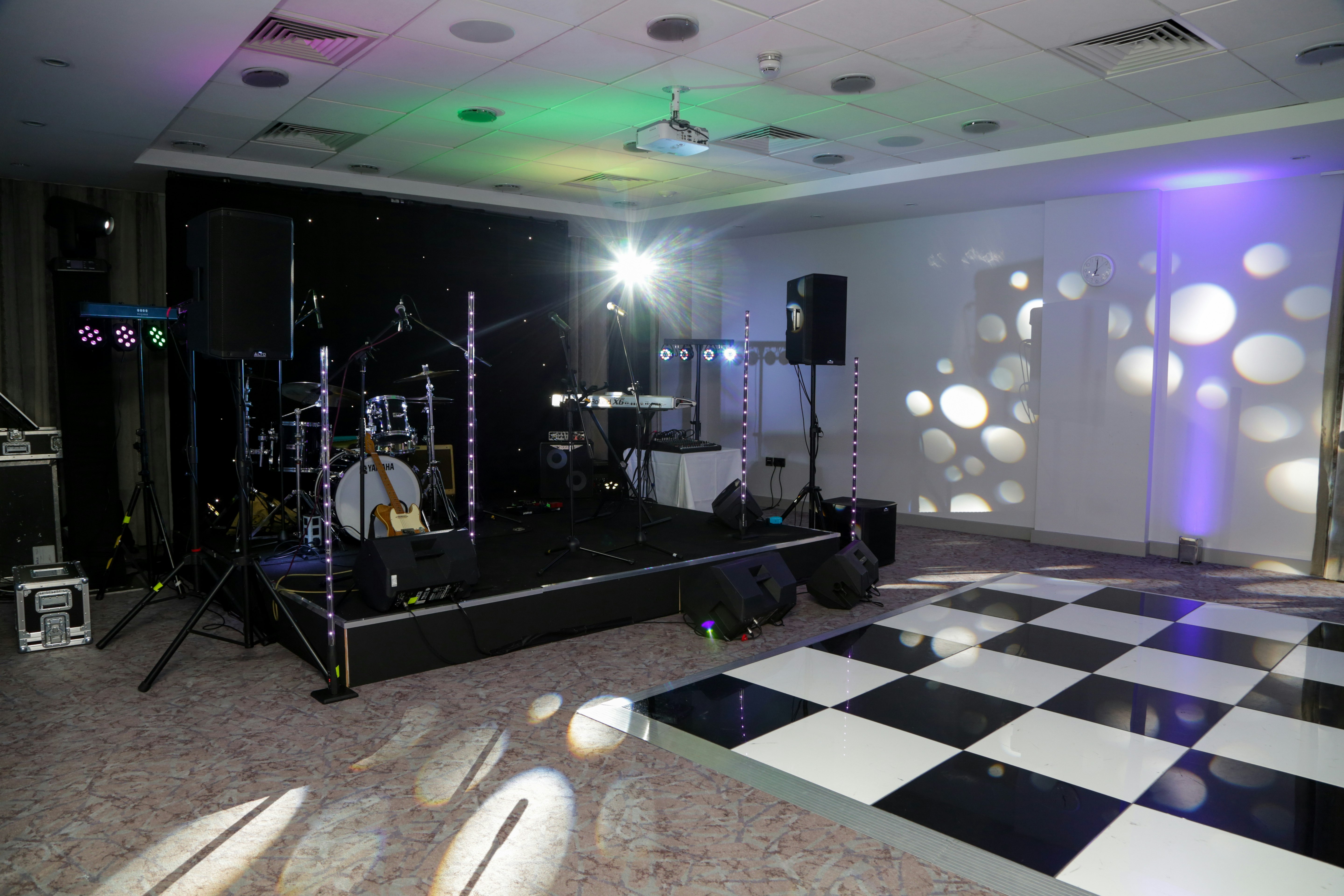 DoubleTree by Hilton London Angel Kings Cross - Kings Cross Suite  image 2