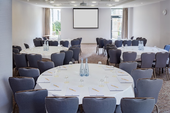 DoubleTree by Hilton London Angel Kings Cross - Claremont Suite  image 3