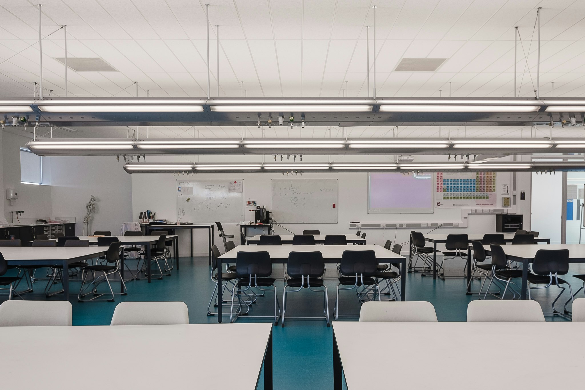 London Academy of Excellence Tottenham - Science classroom / Laboratory image 8