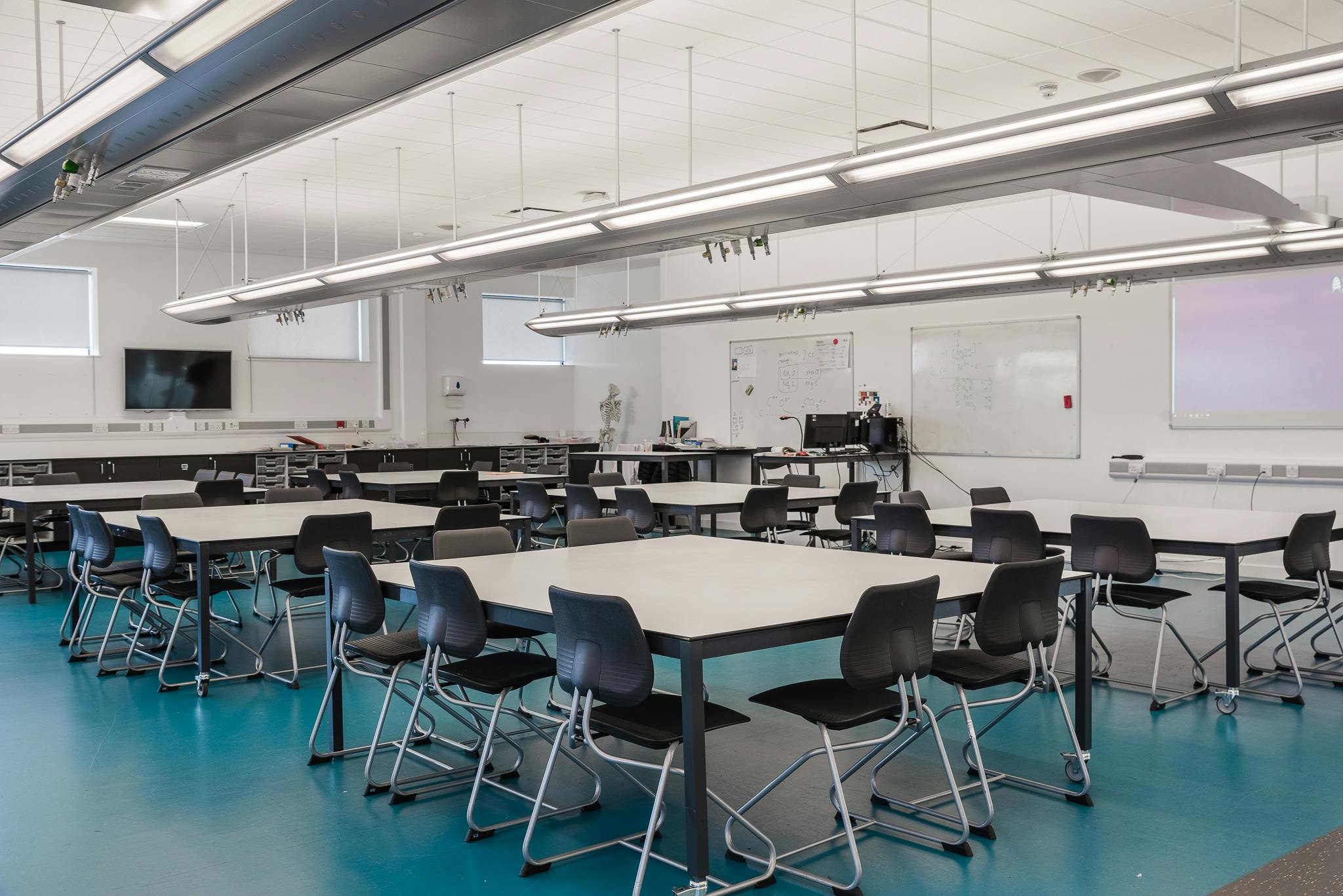 London Academy of Excellence Tottenham - Science classroom / Laboratory image 3
