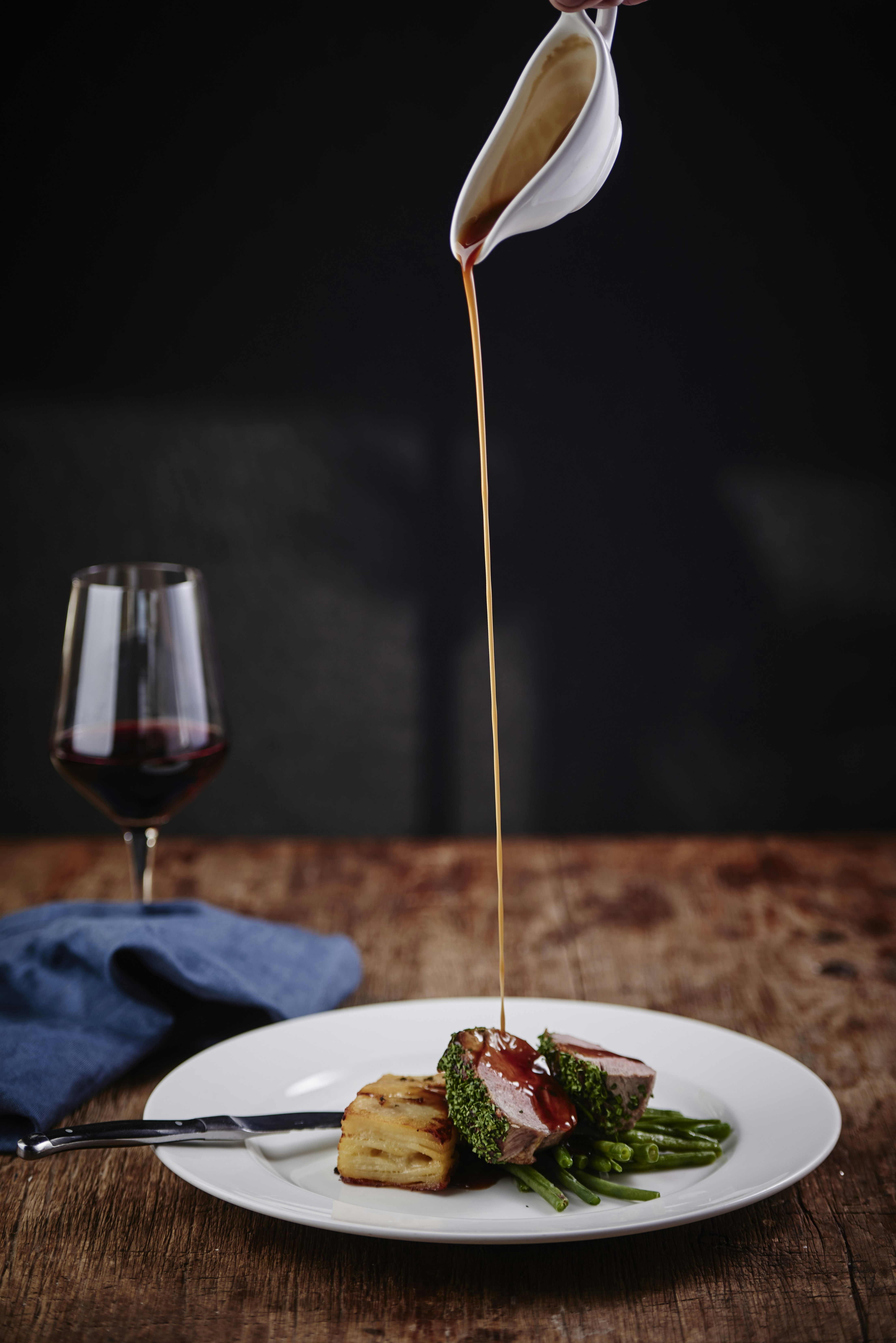 DoubleTree by Hilton London Angel Kings Cross - Marco Pierre White Steakhouse  image 8