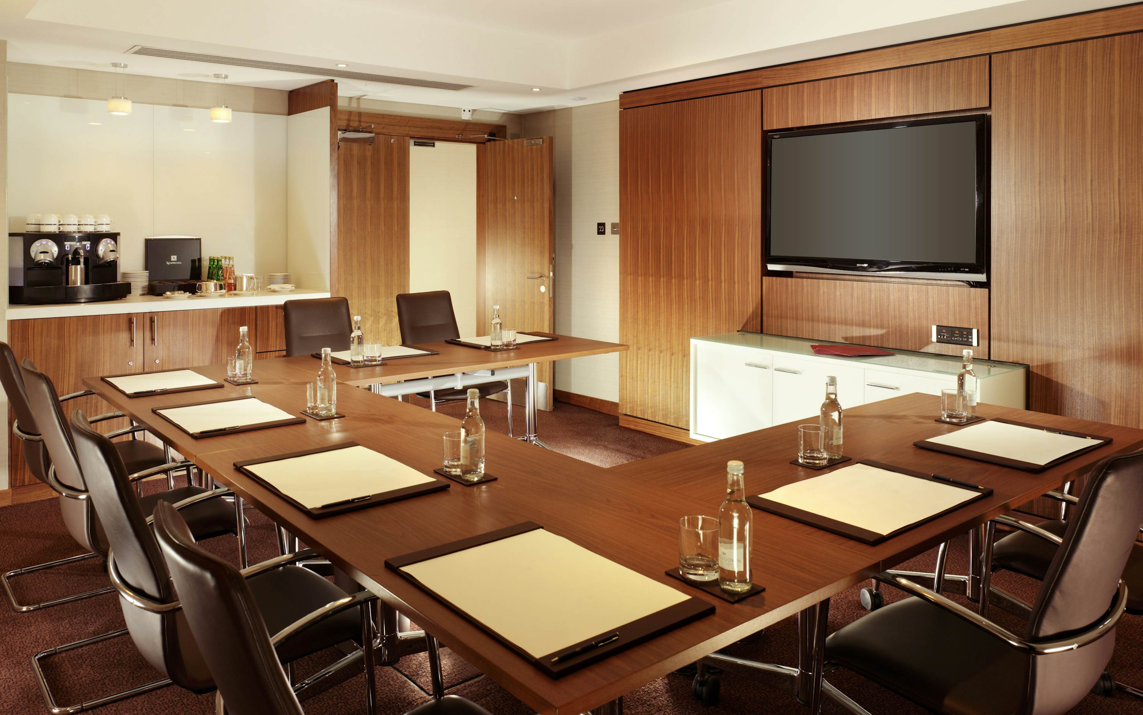 Royal Garden Hotel - Chelsea - Executive Boardroom image 1