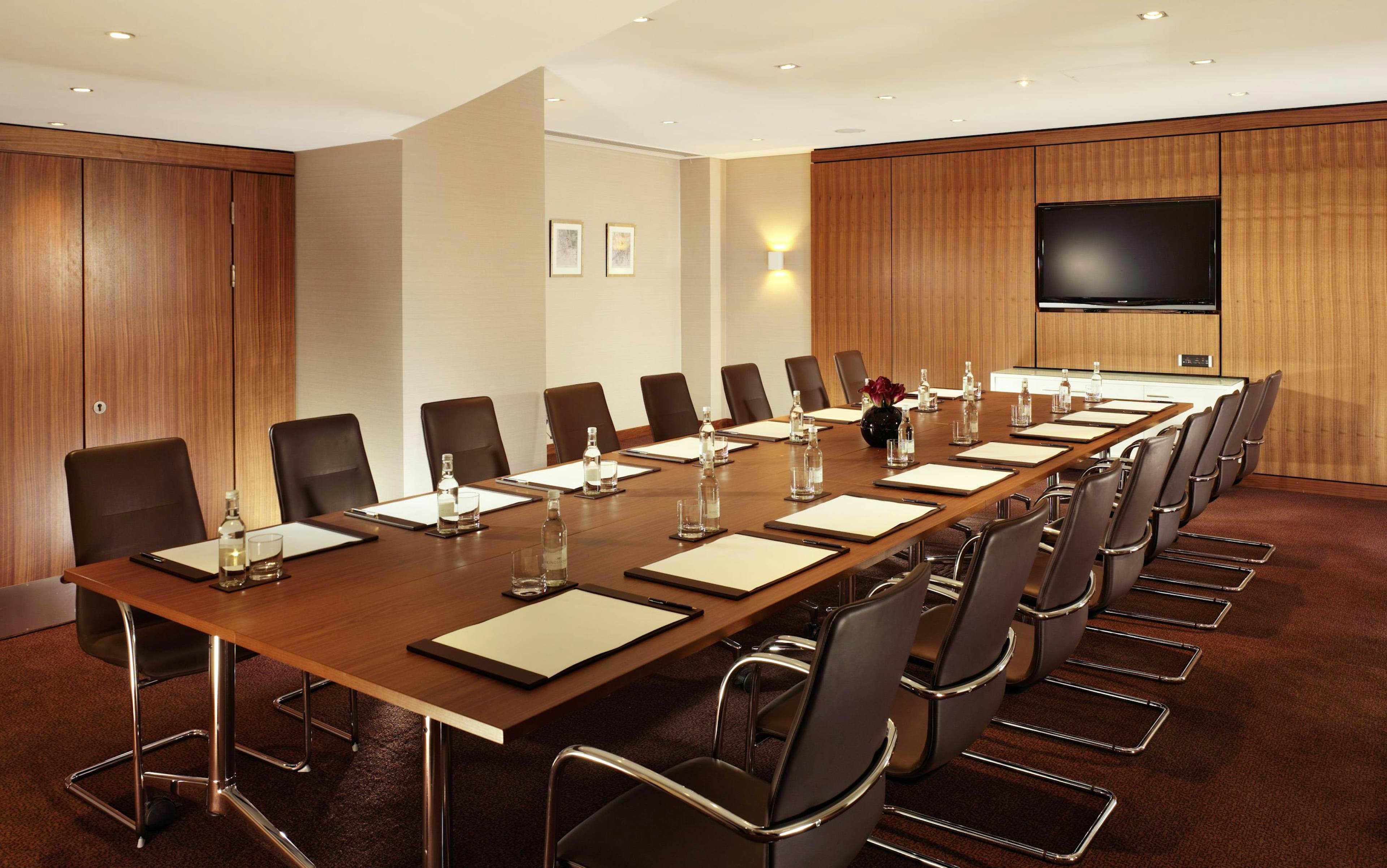 Royal Garden Hotel - Westminster - Executive Boardroom image 1
