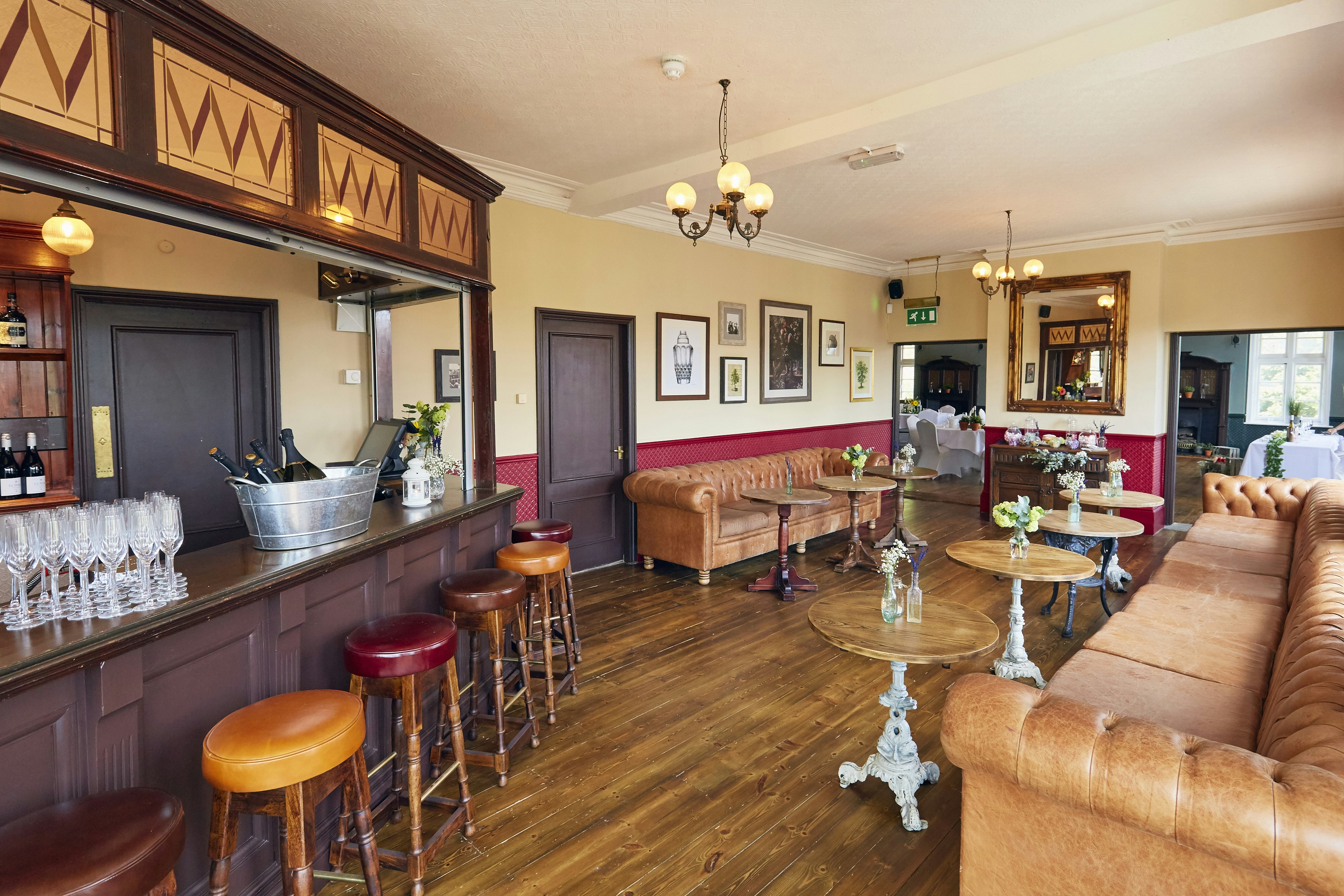 The Royal Oak - Area Reservation 20-50 Guests image 7