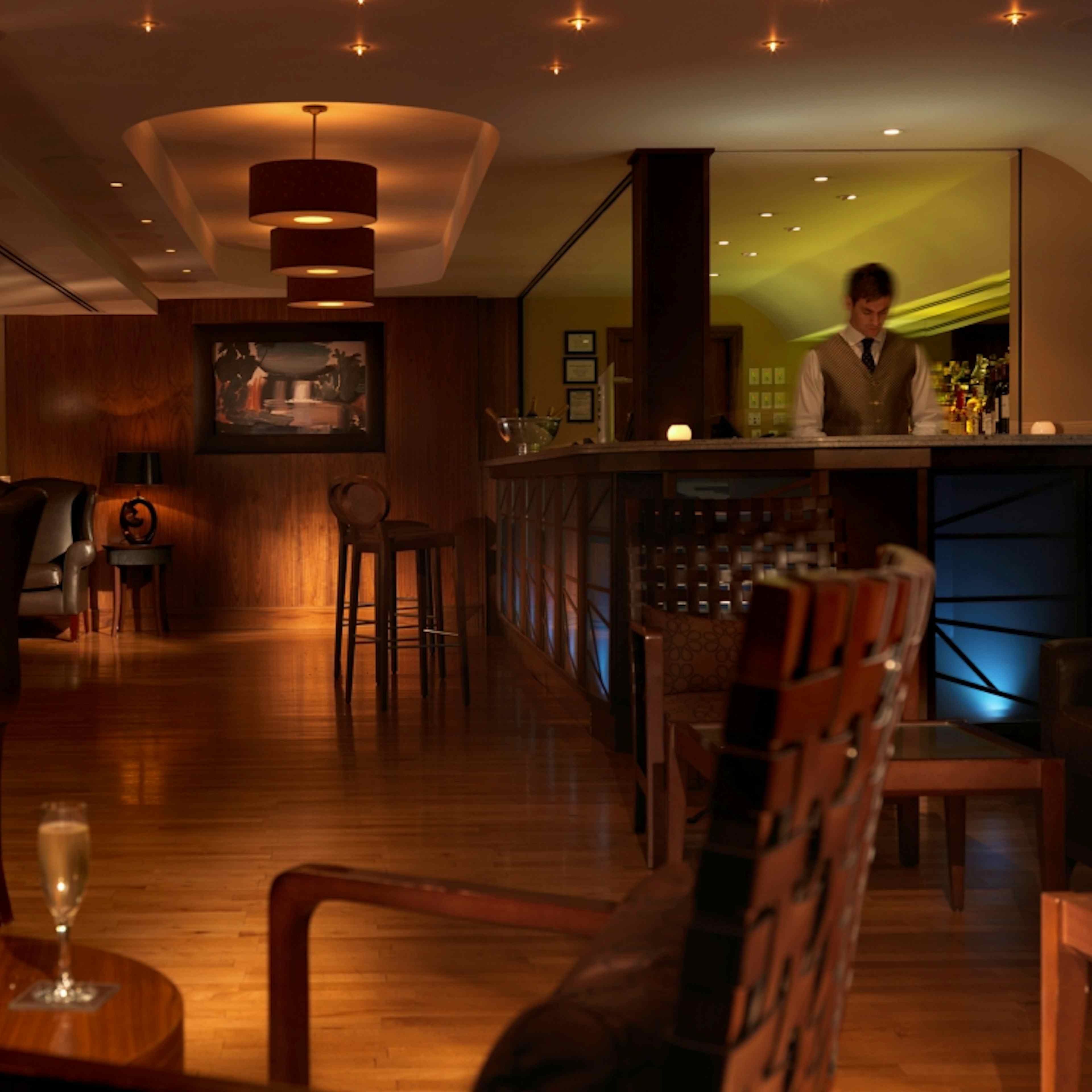 Royal Garden Hotel - Bertie's Bar - Mezzanine Level image 1