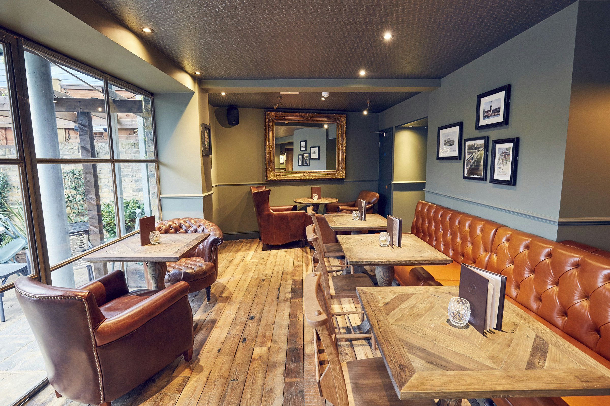 East Putney Tavern - Downstairs Area image 4