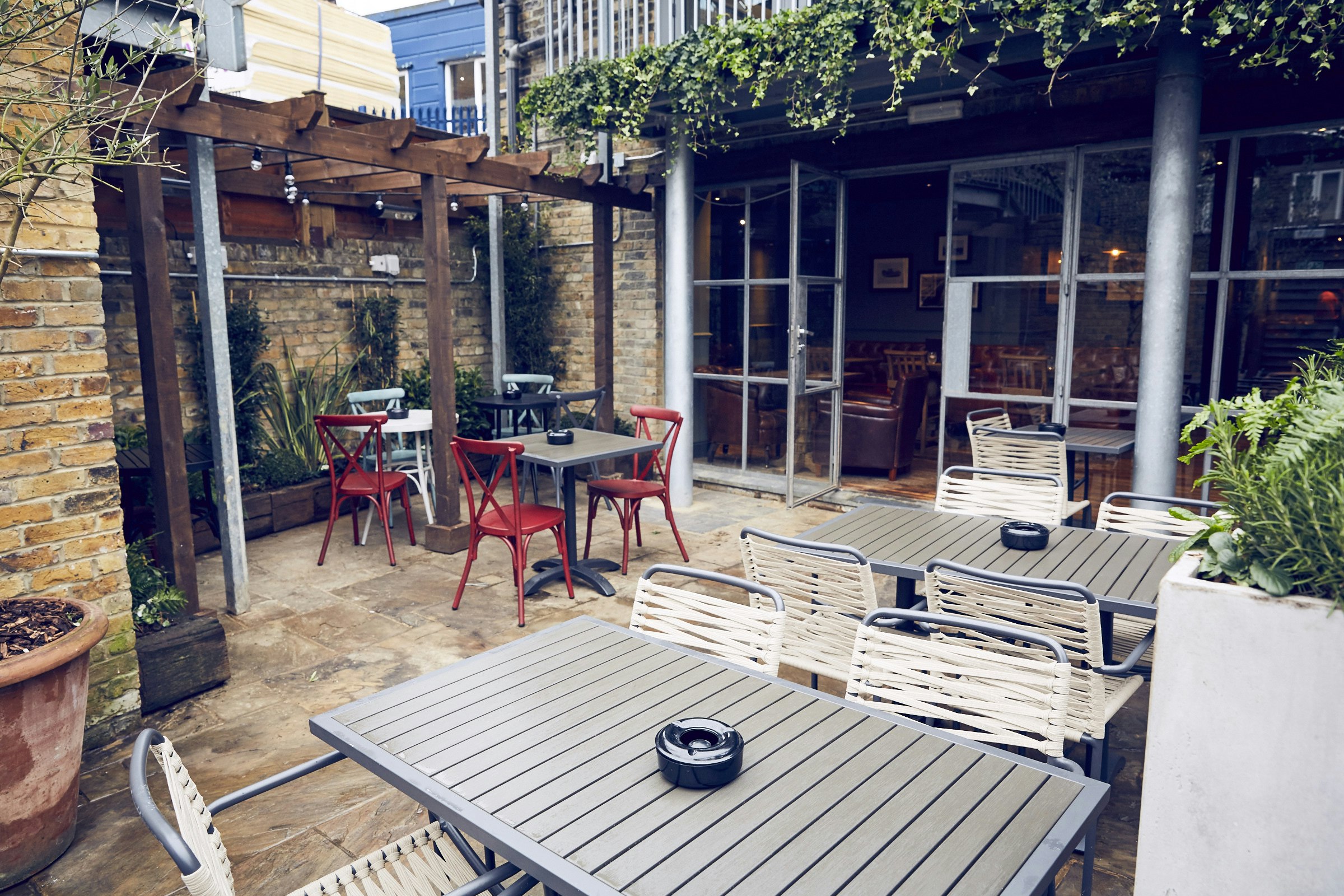 East Putney Tavern - Downstairs Area image 8