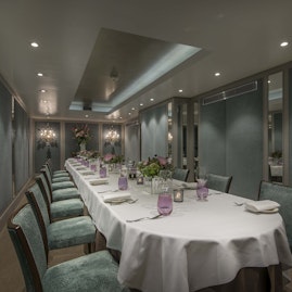 The Capital Hotel, Apartments & Townhouse - The Cadogan Suite image 3